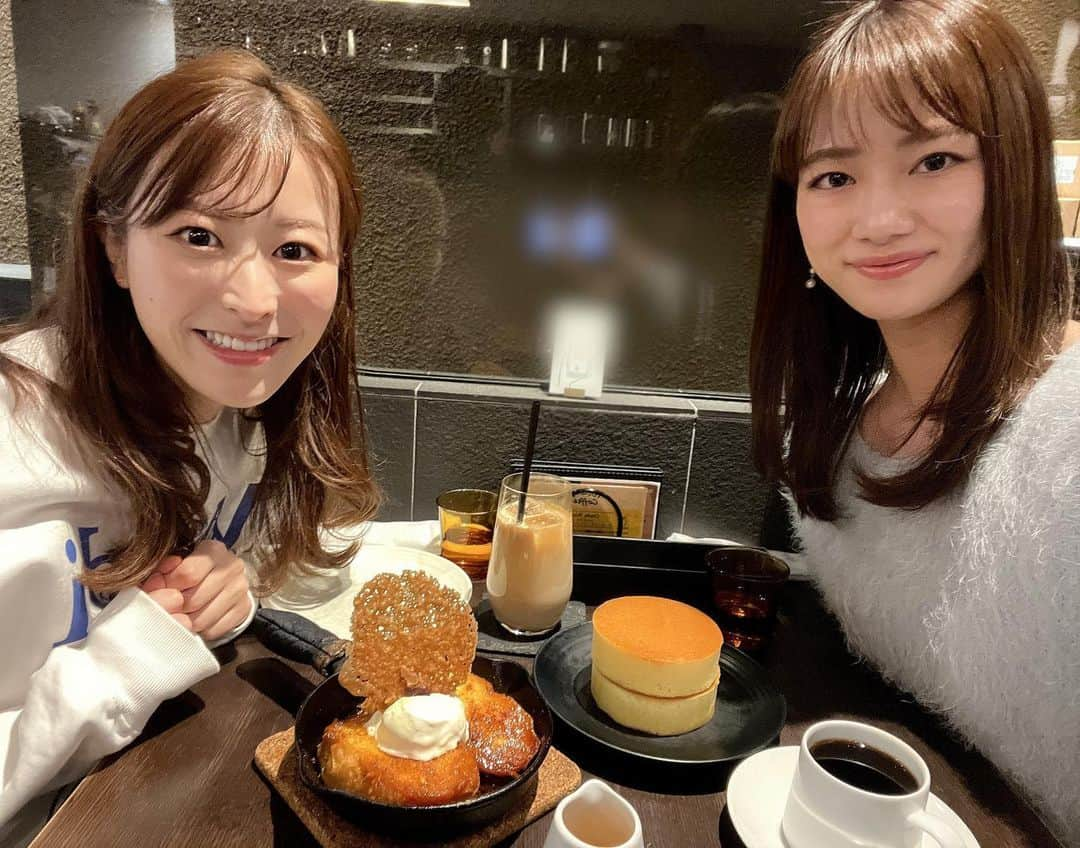 釜井美由紀さんのインスタグラム写真 - (釜井美由紀Instagram)「東京に帰ってきていた聡子ちゃんと、以前から気になっていたお店に🥞♡ ⁡ 📍@mijinco_coffee ⁡ ふわふわの厚焼きホットケーキもフレンチトーストも絶品でした😋 ⁡ #みじんこ #自家焙煎珈琲みじんこ #湯島カフェ #お茶の水カフェ #パンケーキ #フレンチトースト #スイーツ #山崎聡子 アナ #福島 #同期 #アナウンサー」11月22日 19時24分 - miyuki.kamai