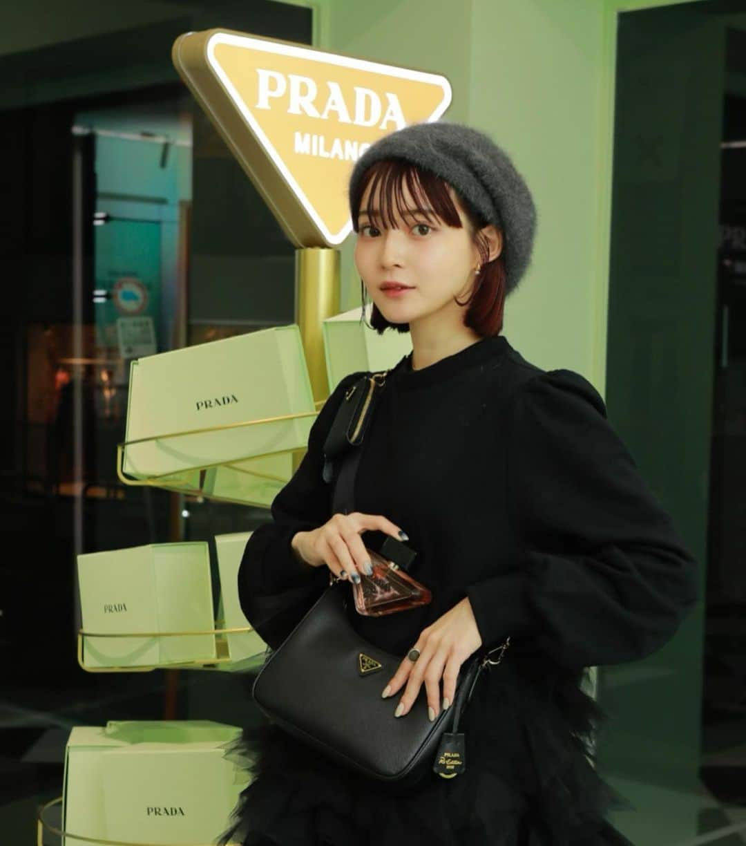 山崎江莉さんのインスタグラム写真 - (山崎江莉Instagram)「@prada @pradabeauty  PRADA BEAUTY TOKYO OPENING EVENT  @pradabeauty 新作フレグランスは持ち歩けるサイズ感。 店舗で限定のUVプリントをしてもらってさらに華やかに🪻  #prada #PradaParadoxe #PradaBeauty  #プラダパラドックス」11月22日 19時27分 - o10913