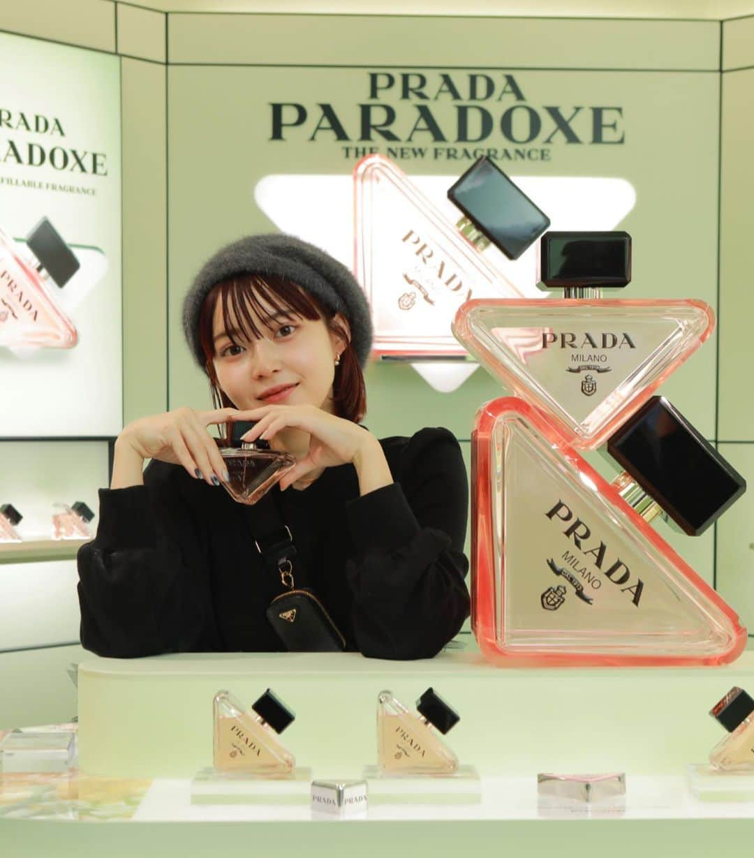 山崎江莉さんのインスタグラム写真 - (山崎江莉Instagram)「@prada @pradabeauty  PRADA BEAUTY TOKYO OPENING EVENT  @pradabeauty 新作フレグランスは持ち歩けるサイズ感。 店舗で限定のUVプリントをしてもらってさらに華やかに🪻  #prada #PradaParadoxe #PradaBeauty  #プラダパラドックス」11月22日 19時27分 - o10913