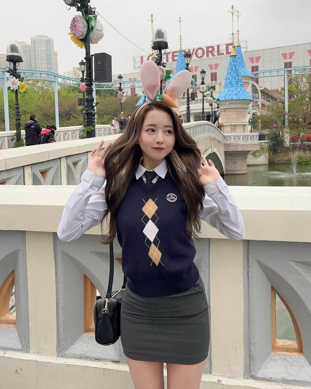 加藤ゆりなのインスタグラム：「ソウルにあるロッテワールド⭐️  #ロッテワールド #lotteworld  #韓国旅行 #韓国制服」