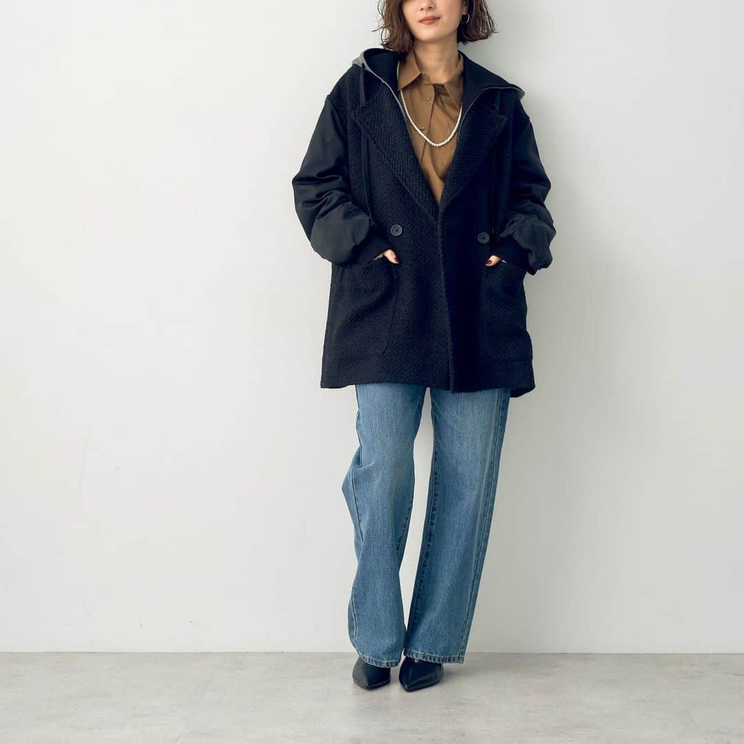 イェッカヴェッカさんのインスタグラム写真 - (イェッカヴェッカInstagram)「❄️ 2023 Winter Outer Collection  冬のスタイリングの主役になるアウター。  国内の上質なウール素材のコートや 機能性抜群のコートなど取り揃えております🧥 この冬の顔になる、とっておきの1着を見つけてみてはいかがでしょうか。  商品タップのタグ付けからご確認ください☑︎ または、プロフィールトップの「contents」よりオンラインストアからご覧ください。  #yeccavecca #イェッカヴェッカ #stripeclub #fashion #ファッション #2023aw #outfit #ootd #outer #コート  #オフィスカジュアル #女子会コーデ #お出かけコーデ  stripe_intl」11月22日 19時43分 - yeccavecca