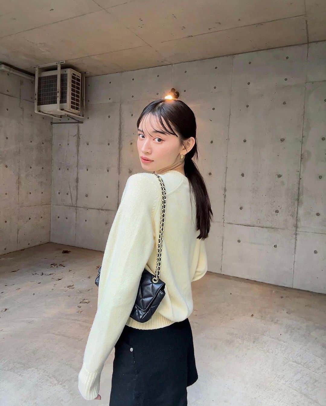 shihori.kathleenのインスタグラム：「最近きいろの服着てる人いると見ちゃう🧈✨👀」