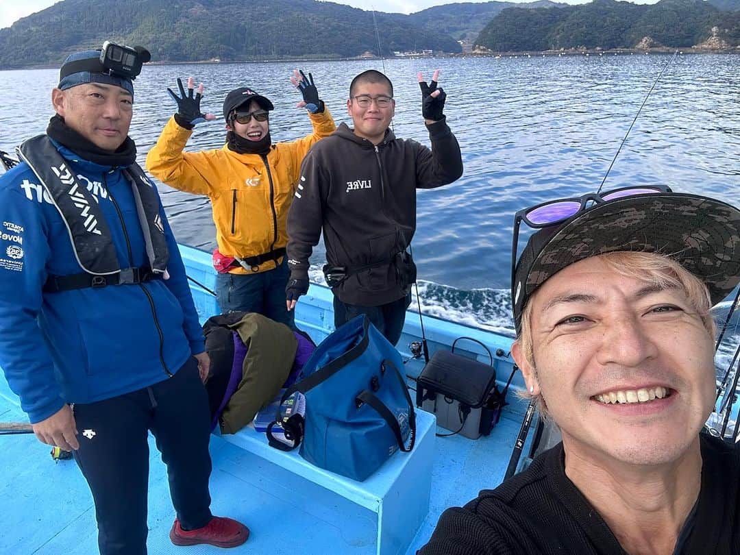 そらなさゆりさんのインスタグラム写真 - (そらなさゆりInstagram)「⁡ ⁡ ⁡ タレントフィッシングカップ！ 今年もプロアングラー枠で呼んで頂きました😊 ⁡ 毎年、東京や神奈川での開催でしたが 今回は釣りよかでしょう。さんたちのホーム、長崎県にあるパールマリンさんでの開催✨ ⁡ ルールは魚ごとに与えられているポイントの数で勝負！マイナスポイントの魚がどう勝敗を分けるのか！？😎 ⁡ そして優勝は誰の手に？😏 ⁡ この様子はそれぞれのYouTubeでアップされるのでお楽しみにー！ ⁡ ⁡ 楽しかった〜！ やっぱり釣りは最高だ！ ⁡ ⁡ 【参加者の皆様】 つるの剛士さん 杉浦太陽さん 紘毅さん 高里悟さん 村越正海さん 釣りよかでしょう。さん ハイサイ探偵団さん 釣りいろはさん ⁡ ⁡ 【スポンサーの皆様】 釣具のポイント様 ジャッカル様 ストリームトレイル様 ⁡ 【ディレクター】 水野さん ⁡ ありがとうございました！😊 ⁡ ⁡ #釣り #fishing #TFC #タレントフィッシングカップ #パールマリン #つるの剛士 さん #杉浦太陽 さん #紘毅 さん #高里悟 さん #村越正海 さん #釣りよかでしょう さん #ハイサイ探偵団 さん #釣りいろは さん #そらなさゆり」11月22日 19時52分 - sayuri_solana