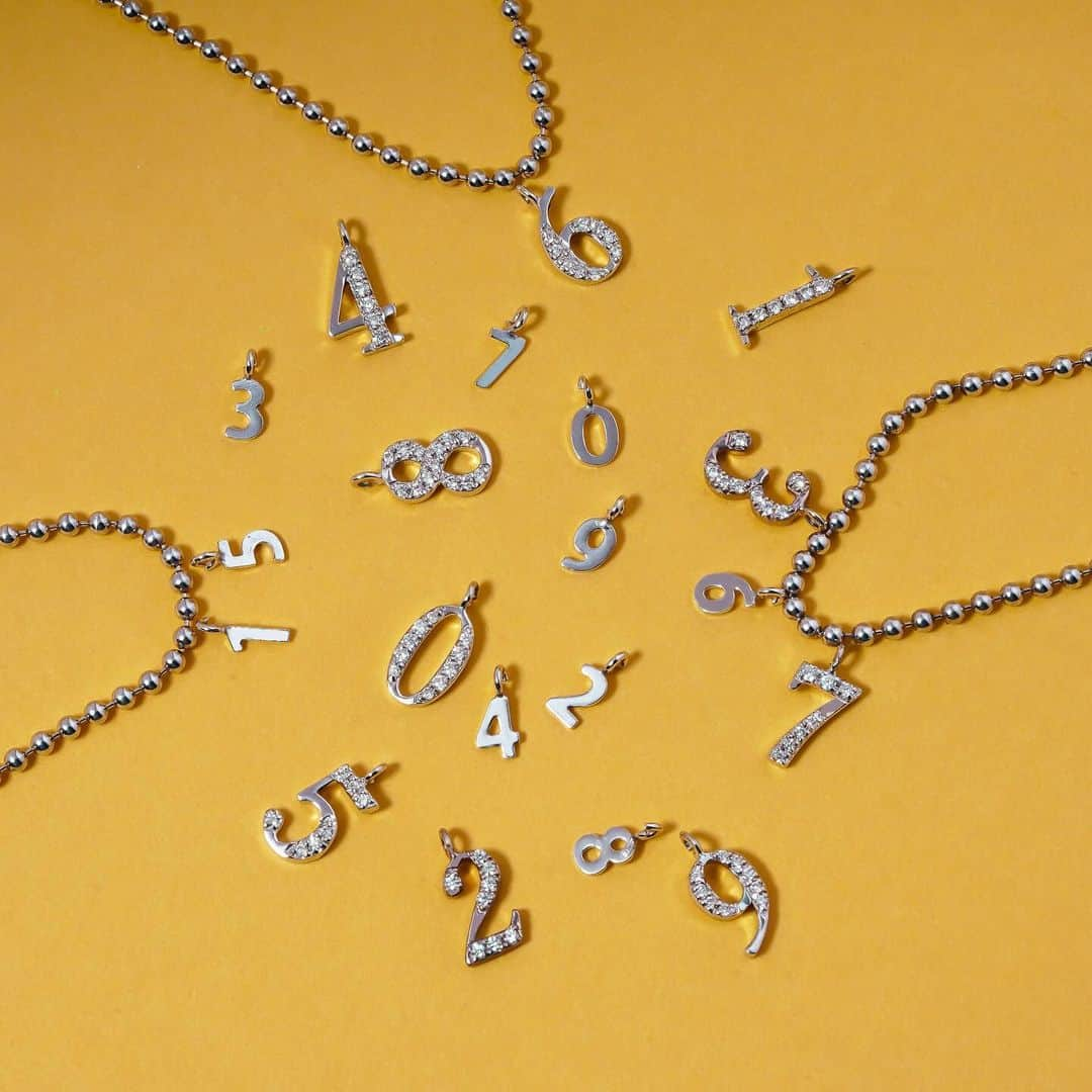 Enasolunaのインスタグラム：「Custom jewelry “Happy number necklace” 期間限定10％OFFクーポンキャンペーン。  好きな数字をカスタマイズできるジュエリー “Happy number necklace”に使える10%offクーポン！ この機会にオンラインストアにてぜひご利用ください。  【開催期間】11/23(木)10:00-11/26(日)23:59 【クーポンコード】ena2311  “Happy number necklace” ダイヤモンドと地金の2種類のチャームで展開し、0～9の数字を5つまで自由に組み合わせられるアイテム。  ラッキーナンバーを選んでお守りジュエリーとして… 誕生日や記念日など、大切な方へのギフトにメッセージを込めて…  お気に入りの数字をカスタムして特別な一つをつくってみてはいかがでしょうか。  .......  【クーポンのご利用について】 ※ご利用の際は決済画面にてクーポンコード入力欄にご入力をお願い致します。 ※コードを入力し「適用する」を押していただいた後 「ご注文内容の確認」ページにて、割引が適用されていることをご確認ください。  【ご利用の際の注意事項】 ※「Happy number necklace」以外の商品にはご利用いただけません。 ※ご購入手続き後のクーポンコード使用忘れ、入力ミスによるキャンセル、 変更のご対応はお受けすることが出来ません。予めご注意ください。 ※期間中、クーポン使用回数の制限はありません。  #enasoluna #エナソルーナ #jewelry #customize #necklace #numberjewelry #カスタマイズジュエリー」