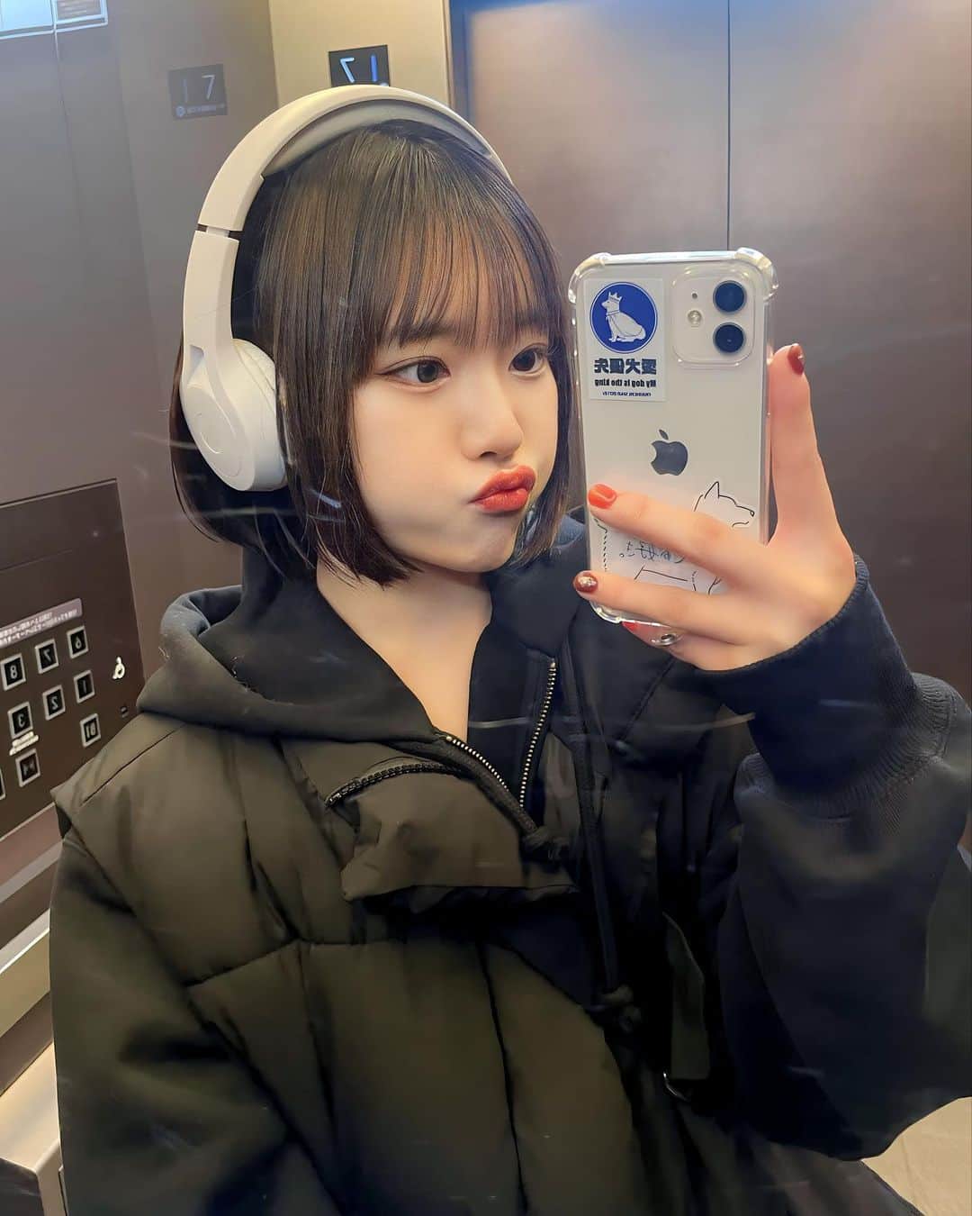 香月杏珠のインスタグラム：「・  私LEONて映画のマチルダ大好きなのね、だからボブ内巻きののパッツン前髪がすごい好きなんだけどわかる同士いる？」