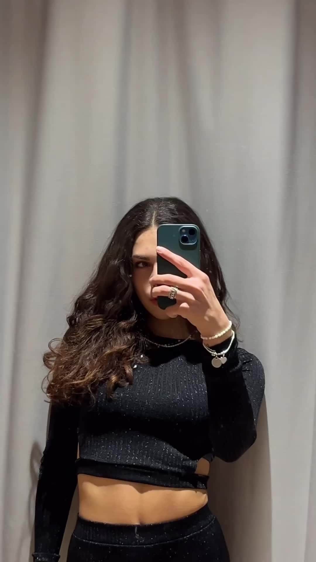 TALLY WEiJLのインスタグラム：「if you're not posing in the changing rooms for a fit check - then what are you doing? 💅⁠ ⁠ cut out lurex top 🔎 STSPAVANISI-BLK001⁠ lurex flare leggings 🔎 SLEPEBOOT-BLK001 ⁠ red knit top 🔎 SPUVISAFRA-RED098⁠ destroyed denim 🔎 SPADERACKIED-BLU016」