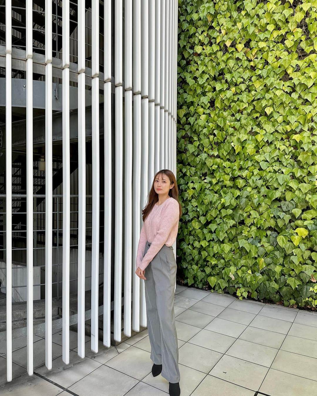 村上文香のインスタグラム：「. 試すたび、好きが見つかる。届くたび、好きが増えていく。  クーポンコード：BFJP031 (12月31日まで) 特別にお得なクーポン🌟ぜひ使ってね🫶 お買い上げ金額1～5,999円までは15%OFF 6000円以上は20%OFFが適用されます。  1、2枚目 tops 11011255 pants 3272103  3、4枚目 tops 22737411 skirt 7081527  5枚目 tops 23008978 skirt 13651557  6枚目 outer 19903798 tops 24436052 skirt 14571846  #SHEIN #SHEINforAll #SHEINblackfriday #SHEINGoodFinds #loveshein #saveinstyle #PR」