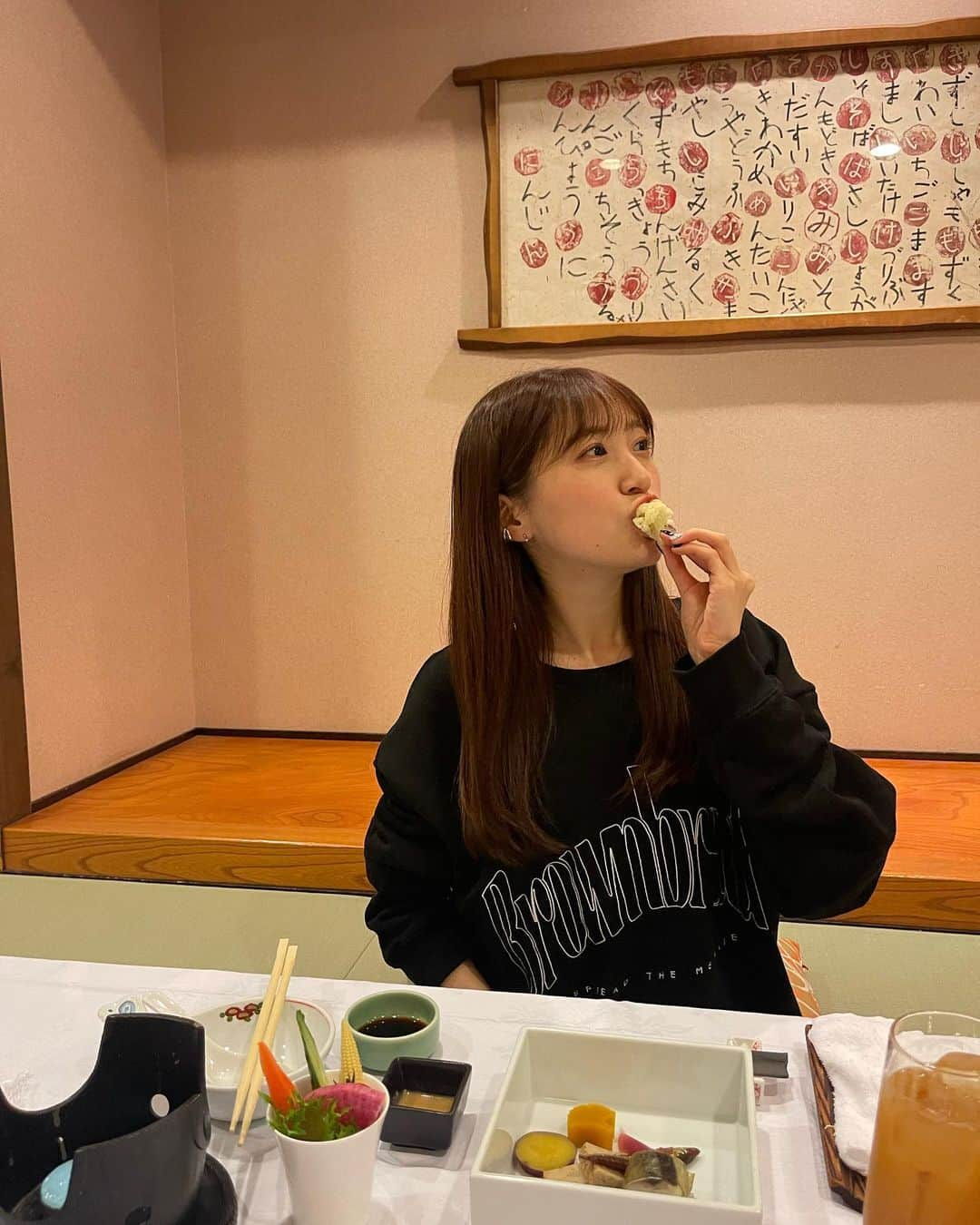 坂本 愛玲菜さんのインスタグラム写真 - (坂本 愛玲菜Instagram)「素敵お宿に泊まりました🤦🏻⛰️」11月22日 20時10分 - erena_hkt48