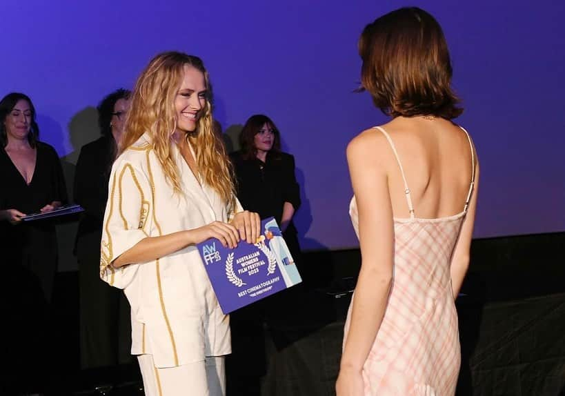 テリーサ・パーマーさんのインスタグラム写真 - (テリーサ・パーマーInstagram)「What an incredible evening celebrating women in film!! To my beautiful friend @tahynamacmanus you and @kellytomasich have created such an important film festival honouring female Aussie creatives by giving them a platform to reach greater heights. It was such a pleasure to be asked to be apart of the judging panel of @australianwomensfilmfestival and the talent that was showcased was NEXT LEVELLLL so happy for all the well deserving winners. Can’t wait to watch all your careers soar. Makeup by my gal pal @emmalexandramua outfit by @camillaandmarc ✨✨💯💯」11月22日 20時16分 - teresapalmer