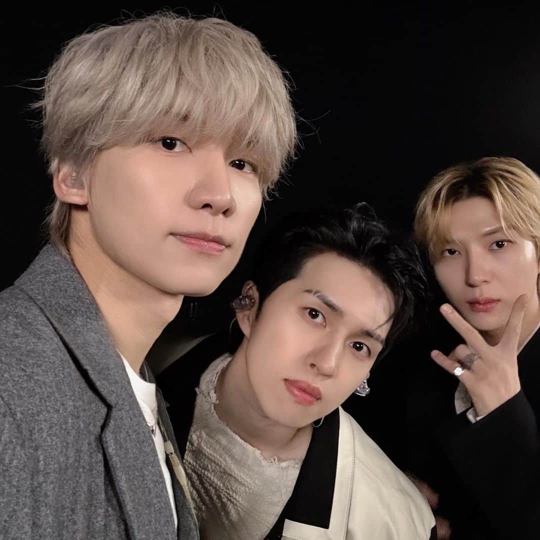 VIXXのインスタグラム：「- [20231122] NEON SEOUL  언제나 그렇듯 라이브를 찢어버린 빅스 🎶 오늘도 빅스가 빅스했네🤭  #빅스 #VIXX #CONTINUUM #Amnesia #NEONSEOUL」