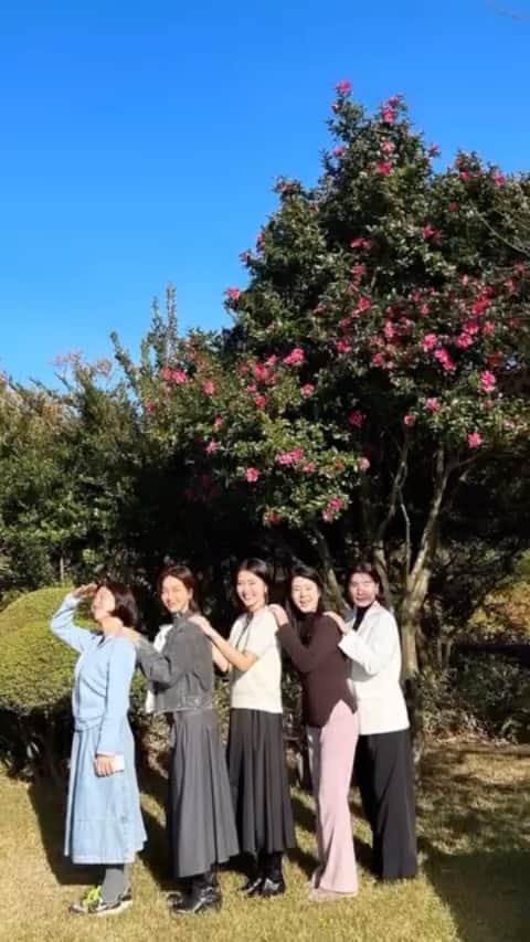 チン・ソヨンのインスタグラム：「독서모임 #행복한우리 #월든」