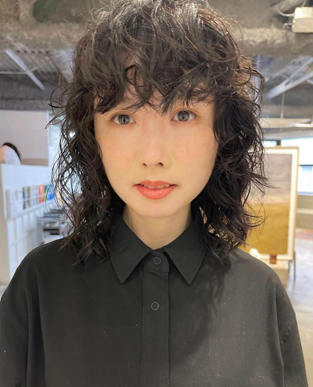 nanukさんのインスタグラム写真 - (nanukInstagram)「ボリュームは欲しいところだけ。 パーマとカットでコントロール . hair/ @nanuk_takahashi.buri  . #guestnanuk .  #ロングパーマ#パーマ#パーマヘア#パーマスタイル#パーマカラー#くるくるパーマ#ニュアンスパーマ#スパイラルパーマ#ウェーブパーマ#簡単ヘアアレンジ#ヘアアレンジ#パーマロング #ロングヘアー#ロングスタイル#ロングレイヤー#ロングアレンジ#ドライ#dry#ドライヘアー#dryperm#dryhair#ドライパーマ#渋谷美容室」11月22日 20時20分 - nanukhair