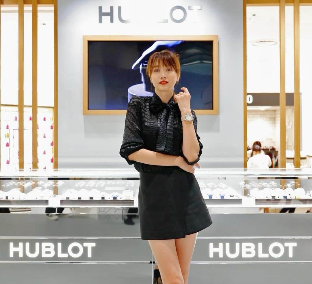 ヨンアさんのインスタグラム写真 - (ヨンアInstagram)「HUBLOT×MURAKAMIの世界観が表現された 【HUBLOT LOVES ART】にお邪魔してきました✨  新作のコラボレーションモデルや限定モデルなどたくさんのコレクションが見れる素晴らしいポップアップでした🥰♡  伊勢丹新宿店本館1階＝ザ・ステージにて、11 月22日(水)~11月28日(火)まで開催されているのでみんな是非チェックしてみてね😉🌼🌼  @hublot  @hublot_japan   #Hublot  #ウブロ #pr」11月22日 20時20分 - youn1029