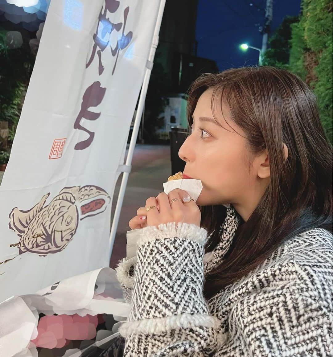 斎藤ちはるさんのインスタグラム写真 - (斎藤ちはるInstagram)「母と買い物に行った帰りに見つけた🤤🫧 . たい焼きは頭から食べる派です🫶 . . #そして #カスタード 派 #寒かった から #あったまった #たいやき は #見かけたら #ほぼ必ず #買っちゃう . . #斎藤ちはる#テレビ朝日アナウンサー#テレビ朝日#テレ朝#アナウンサー#たい焼き#鯛焼き#カスタードクリーム#たい焼き好き」11月22日 20時21分 - chiharu_saito_ex