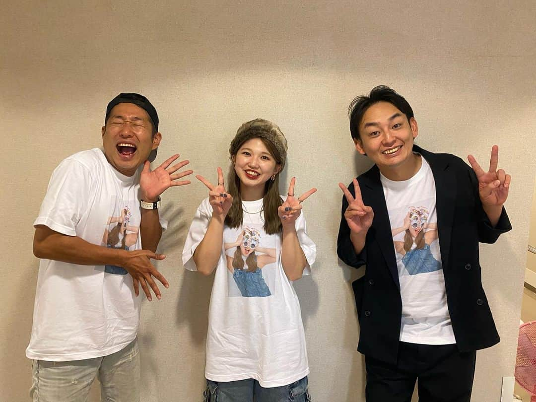 鈴木啓太さんのインスタグラム写真 - (鈴木啓太Instagram)「たけパでした！  実家かよ！って思うくらい アットホームな空間。  あとは こたつさえあれば…って状況。  明日で26歳。 割り算なんかいらない人生に…  乾杯！！  #竹内朱莉  #たけちゃん  #おめでとう  #そろそろ  #上々軍団って  #書いてくれてもいいんだよ」11月22日 20時40分 - jjgd_keita