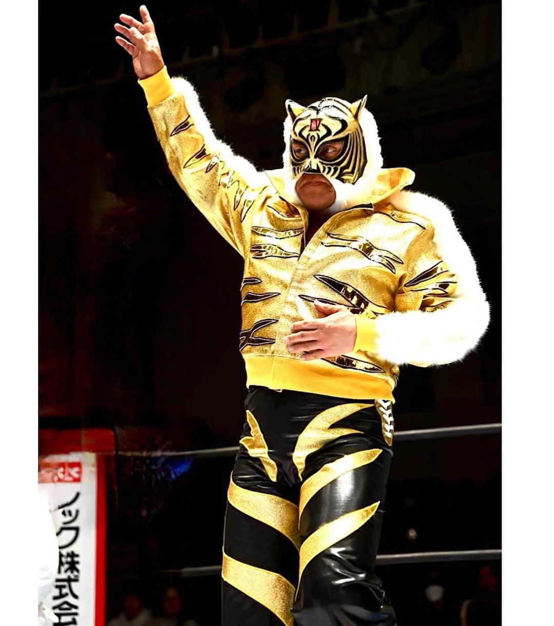 タイガーマスクさんのインスタグラム写真 - (タイガーマスクInstagram)「いい感じ😁 #タイガーマスク #tigermask #njpw #黒パンタロン」11月22日 20時49分 - tigermask.njpw_official