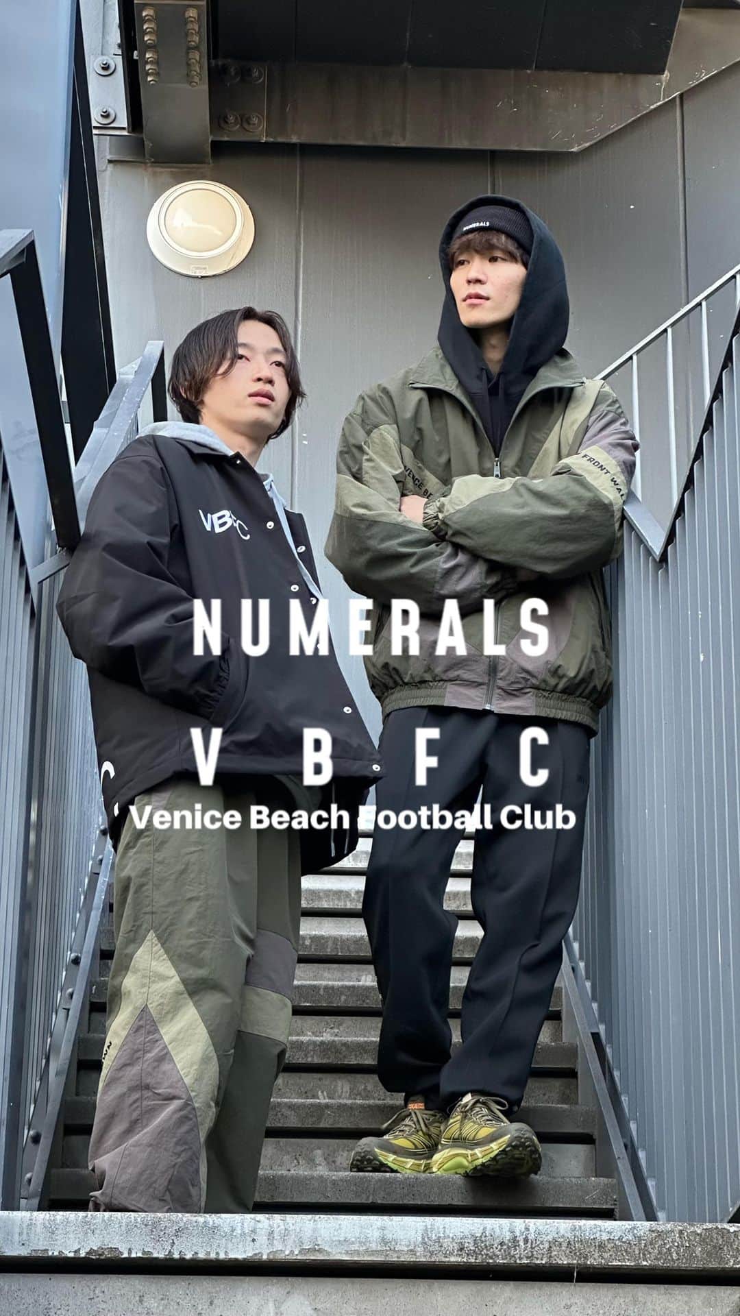 ニコアンドのインスタグラム：「【VBFC】 NUMERALS(ヌメラルズ)から、ロサンゼルスのサッカーコ ミュニティ「VBFC(Venice Beach Football Club)」のアパ レルラインの販売をスタート。 洗練されたロゴデザインをシンプルに落とし込んだストリー トテイストを匂わすコレクションをチェック。 VBFCはアメリカのサッカー風景を変えるために、選手、コ ーチ、ファン、アーティスト、ミュージシャン、誇り高き地 元の人々によって設立されたコミュニティクラブ。 近年ではスポーツブランドやスポーツチームとのコラボレー ションも行い、世界的な影響を生み出している。 Venice Beach Football Club, or VBFC, is a community club built by current & washed up talent from the Los Angeles neighborhood of Venice, California. Home of the dreamers, drifters, nobodies, and somebodies. The club can be found playing every week at  their iconic beachside home ground the Estadio De Dogtown. #numerals #ヌメラルズ #VBFC #venicebeachfootballclub」