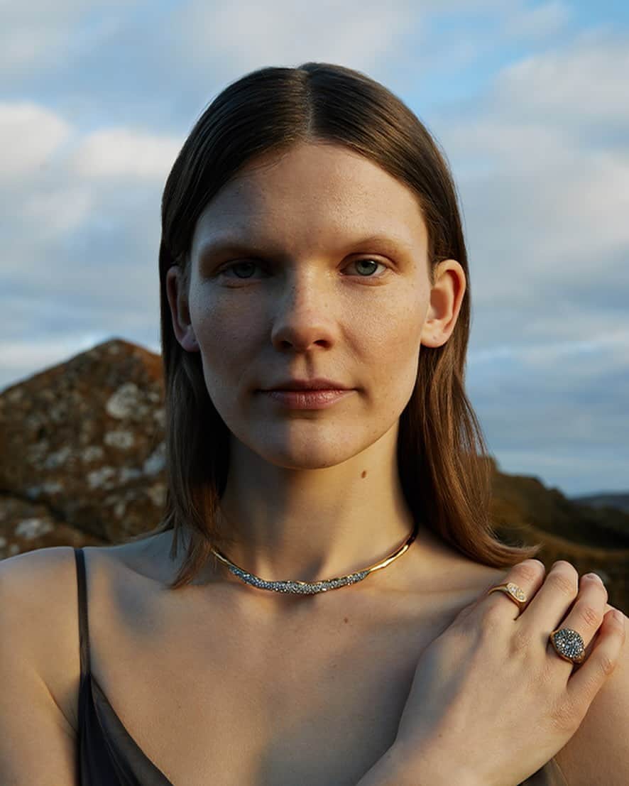 リバティオブロンドンのインスタグラム：「Looking to upgrade your jewellery rotation? Swipe for the latest from @atelier_vm, @nadaghazaljewelry and @missomalondon 👉  Tap to shop.」