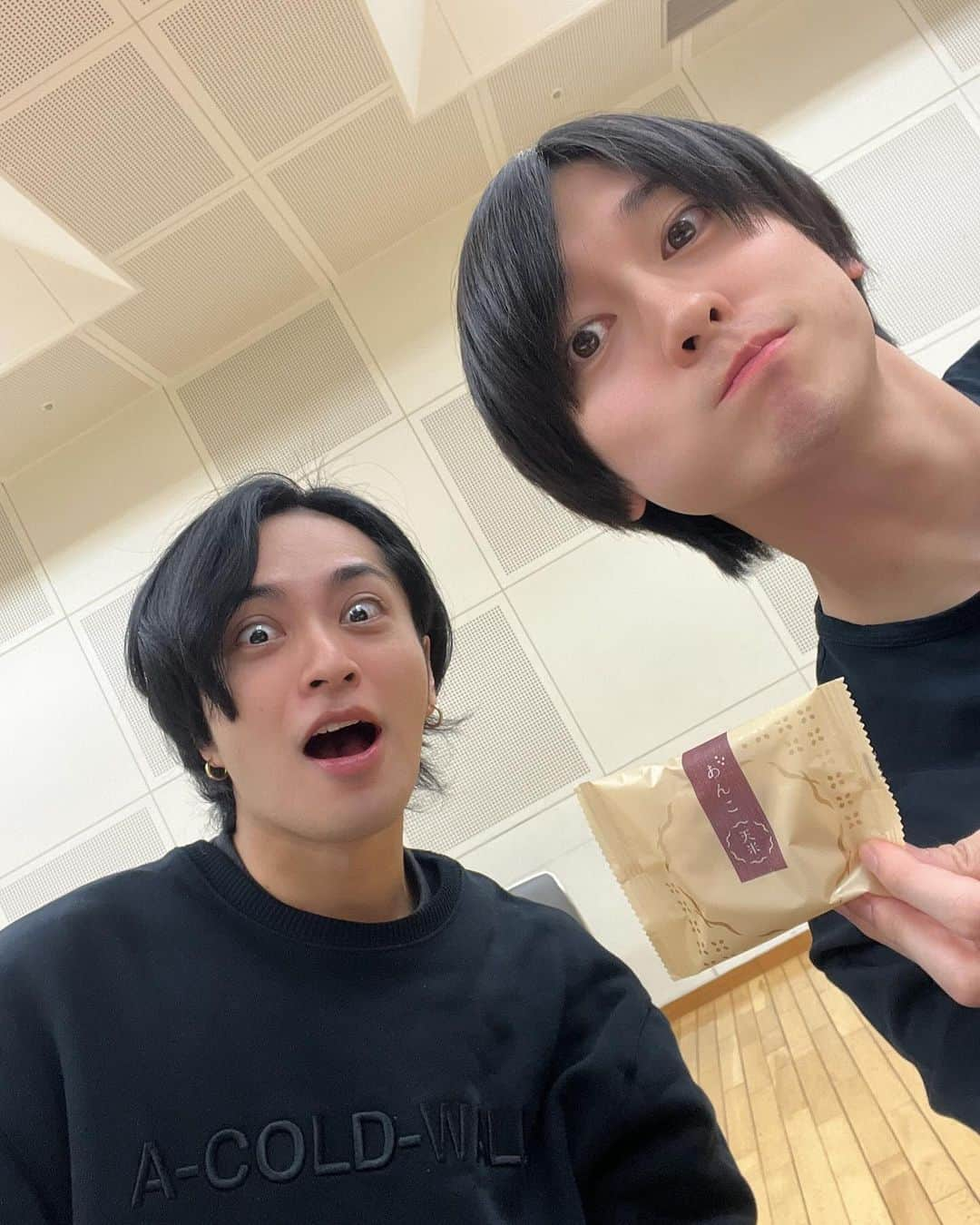 山本一慶のインスタグラム：「銀河鉄道の夜 稽古始まっております😊  矢田ちゃんとの稽古は最高に楽しいぜ✌️✨」