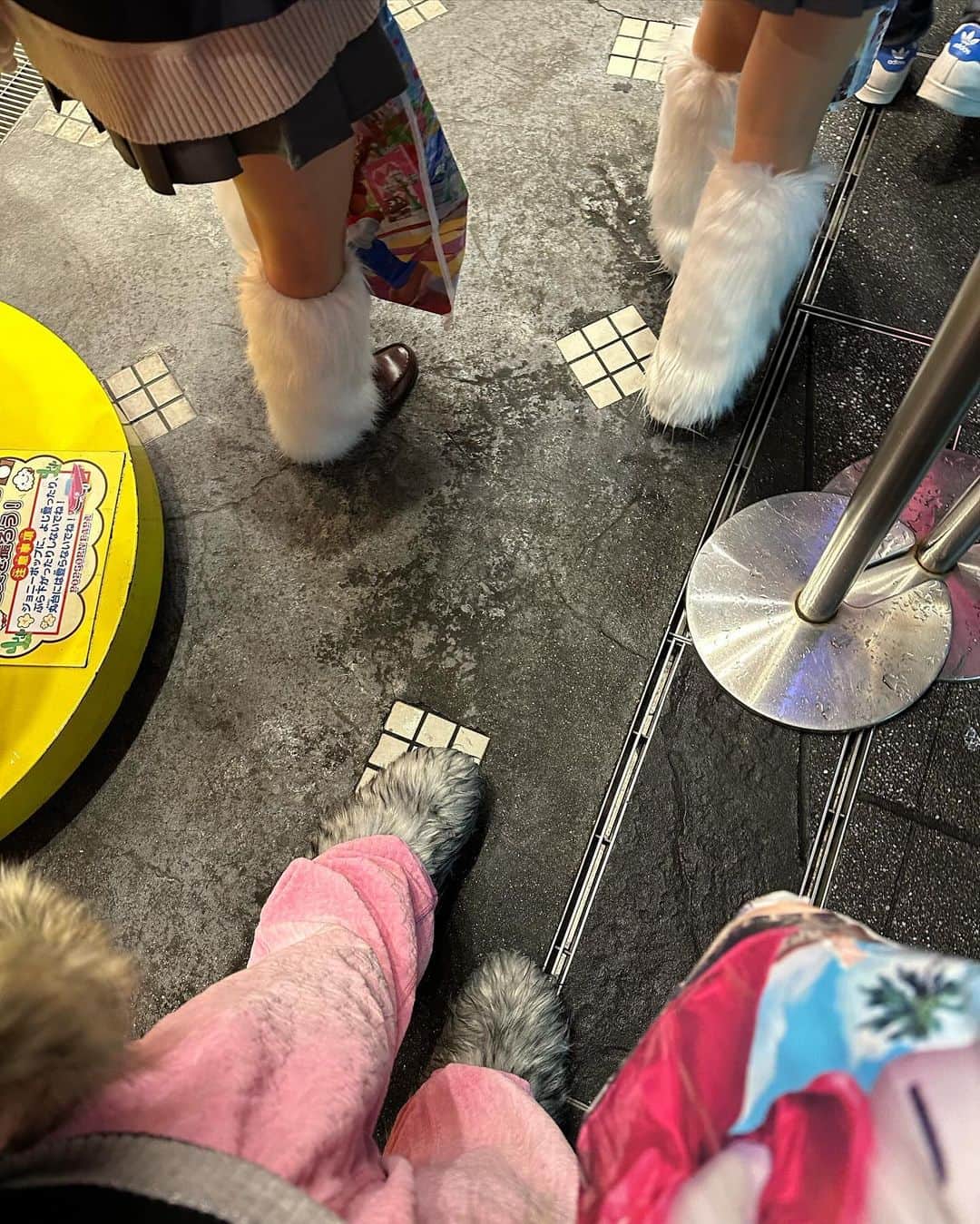 柚月瀬那さんのインスタグラム写真 - (柚月瀬那Instagram)「4時間だけ @universal_studios_japan 🚄🐈🎀 関西住んでた時は中1から大学1年生まで7年間年パス課金してましたKARA⭐️ 嵐にも負けそうになりながらも遊び尽くしました🫶🏻 あと、関西の人のノリ好き #大泣きした後って大体盛れる #ユニバ　#ゆにばーさるすたじおじゃぱん #usj」11月22日 20時56分 - iam13dearu