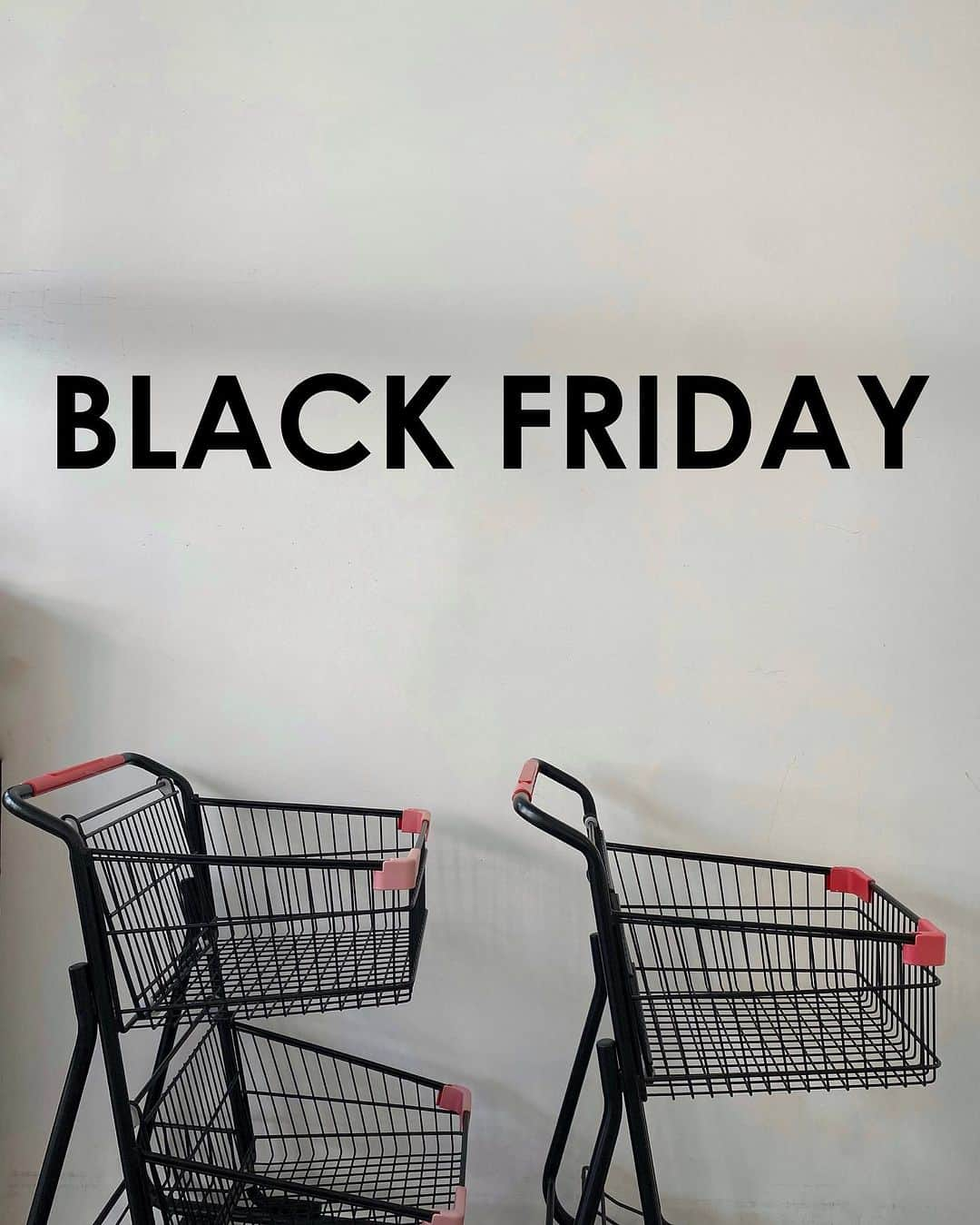 シアタープロダクツ表参道本店さんのインスタグラム写真 - (シアタープロダクツ表参道本店Instagram)「\\BLACK FRIDAY//  11月23日（木）より、OMOTESANDO ONLINEにてBLACK FRIDAY SALEを開催いたします！  新作や定番を含めたアイテムが最大50%OFFです！  お得な機会にぜひお買い物をお楽しみください☺︎  開催店舗:OMOTESANDO ONLINE 開催日:11月23日（木）0:00〜11月27日（月）15:00まで  #theatreproducts#シアタープロダクツ #blackfriday #ブラックフライデー  #sale #セール #トートバッグ #ショルダーバッグ #バッグ #お出かけバッグ」11月22日 21時00分 - theatre_products_shop