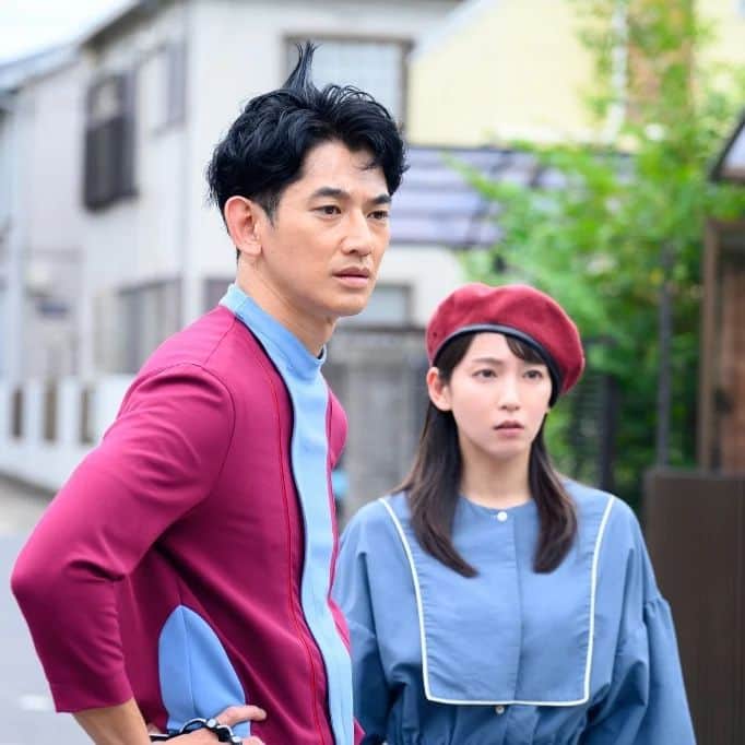 吉岡里帆ファンのインスタグラム：「里帆ちゃん、りほらーの皆様今日も１日お疲れ様でした！(*´ー｀*)  そして里帆ちゃんストーリー更新投稿ありがとうございます❤️❤️  トキコイどんどんペース上げてオモロ異ですねー😂😂  写真瑛太さん渋く決めとるけど  まぢウケる未来人キャラ😂😂😂  里帆ちゃんも可愛い格好でしたねー😍😍  格好やなくてもけど❤️❤️  タイムリープ系って　　　  あーー！それか！って繋がった瞬間がオモしろい(σ*´∀｀)  あの二人並んで隠れてみる姿😆😆  １話ラストとどーゆー繋がりなるんかな❤️❤️  #吉岡里帆#吉岡里帆かわいすぎ #吉岡里帆ちゃん #トキコイ」