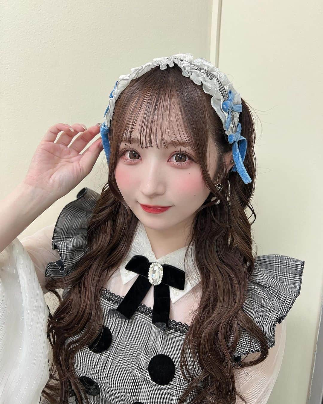 小川奈々子のインスタグラム：「⁡ ⁡ 衣装がとっても可愛かったからインスタにも載せる🪄 ⁡  #fashion  #패션  #데일리#셀카 #팔로우 #오오티디  #셀카 #카페#fyp ⁡ #idol」