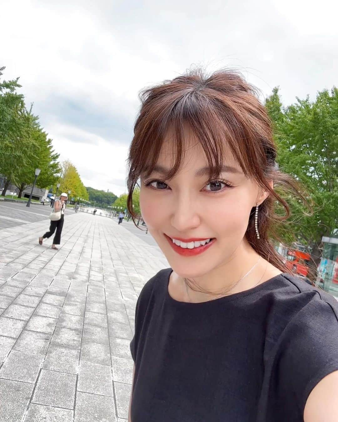 中川祐子さんのインスタグラム写真 - (中川祐子Instagram)「ある日の撮影📹 . . たくさん回りました🌀🌀 私もカメラも ディレクターも笑 . . #撮影 #外ロケ #東京駅前 #shooting #回る回る #楽しい撮影 #夕日がきれいだった」11月22日 21時16分 - nakagawa.yuko