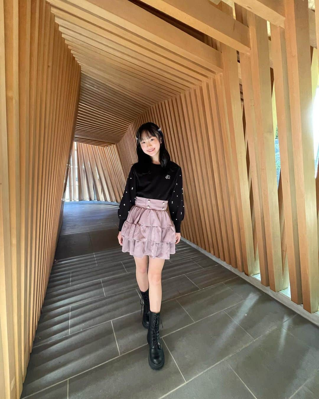 西野心桜のインスタグラム：「新しいお洋服🩷🖤 どうですか〜？？   #白山宮  #09  #jc  #jc2  #女子中学生」