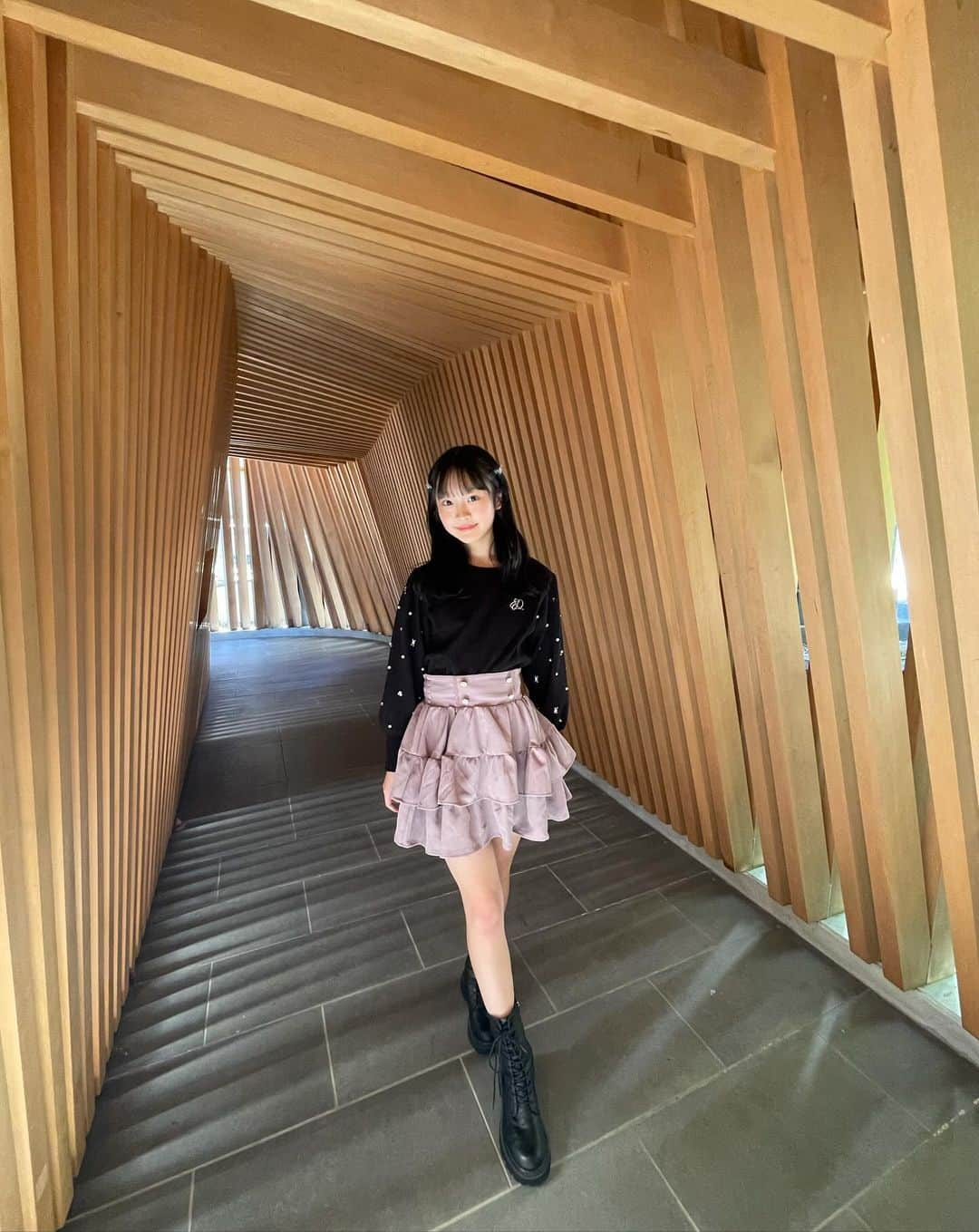 西野心桜さんのインスタグラム写真 - (西野心桜Instagram)「新しいお洋服🩷🖤 どうですか〜？？   #白山宮  #09  #jc  #jc2  #女子中学生」11月22日 21時19分 - o2_cocoro