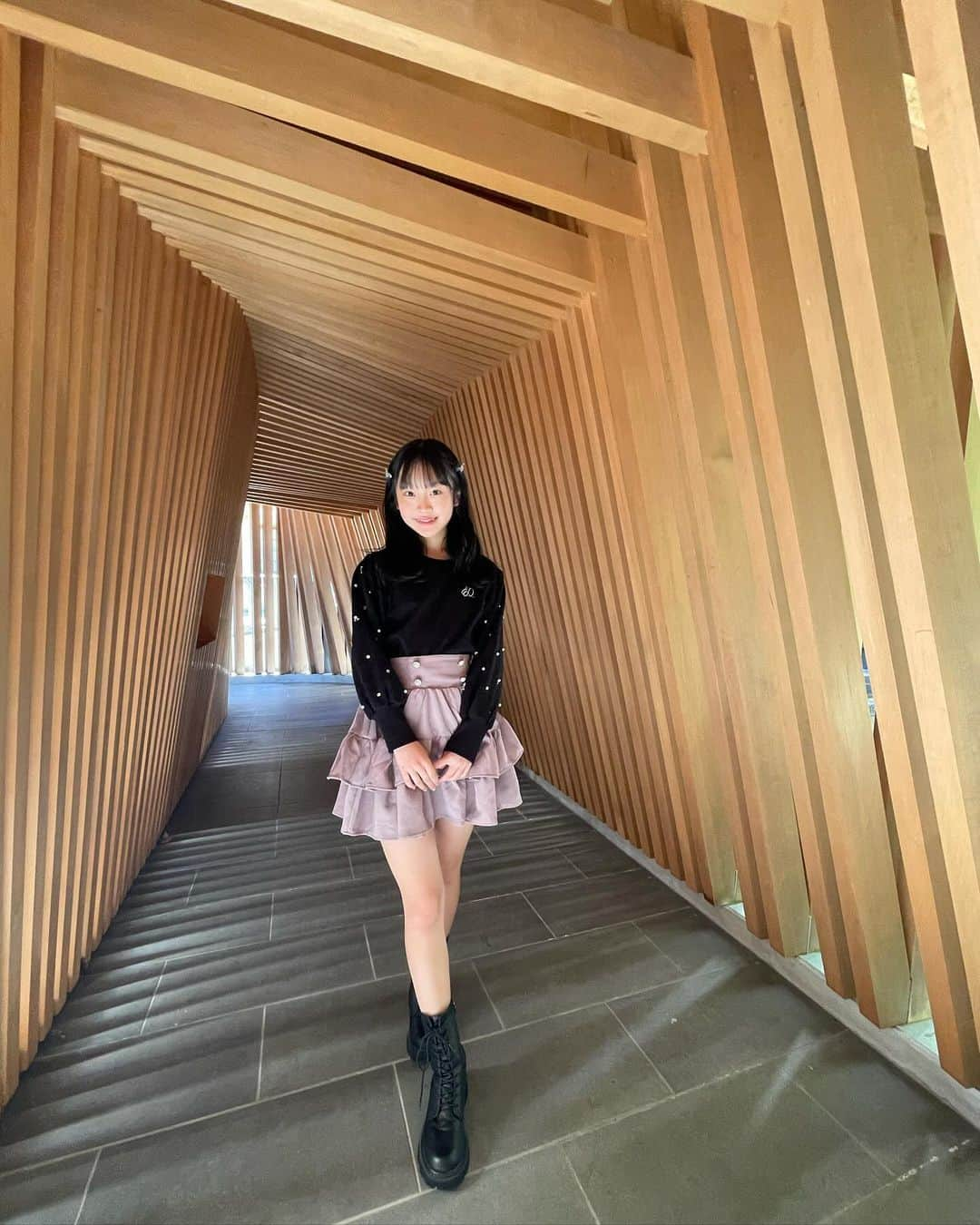 西野心桜さんのインスタグラム写真 - (西野心桜Instagram)「新しいお洋服🩷🖤 どうですか〜？？   #白山宮  #09  #jc  #jc2  #女子中学生」11月22日 21時19分 - o2_cocoro