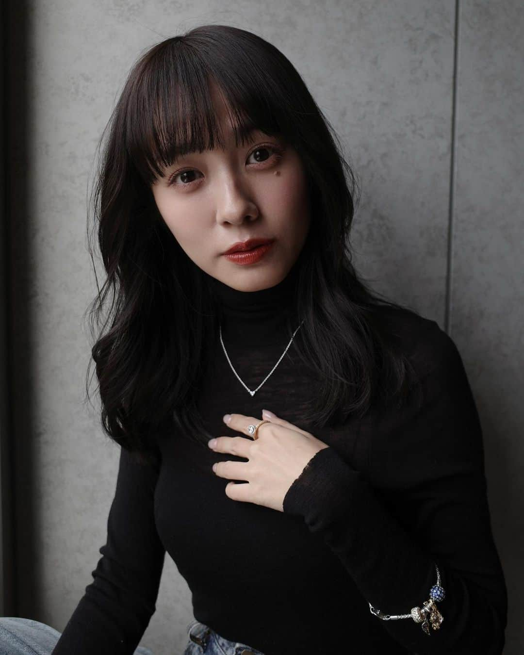 前田希美（まえのん）さんのインスタグラム写真 - (前田希美（まえのん）Instagram)「『PANDORA』のジュエリーを プレゼントしていただきました。  スタイリッシュなデザインが 特徴のブランドで、  日常にとりいれやすいアイテムは、 プレゼントにもぴったり︎☺︎  チャームがカスタムできるので、 自分好みのアクセサリーが オーダーできるのは素敵です。  レイヤードしてみたりといろいろなスタイリングが楽しめそうです♡  @theofficialpandora  #PR #パンドラ #パンドラジュエリー #ShotForPandora #pandorauniverse」11月23日 13時00分 - maeda_nozomi