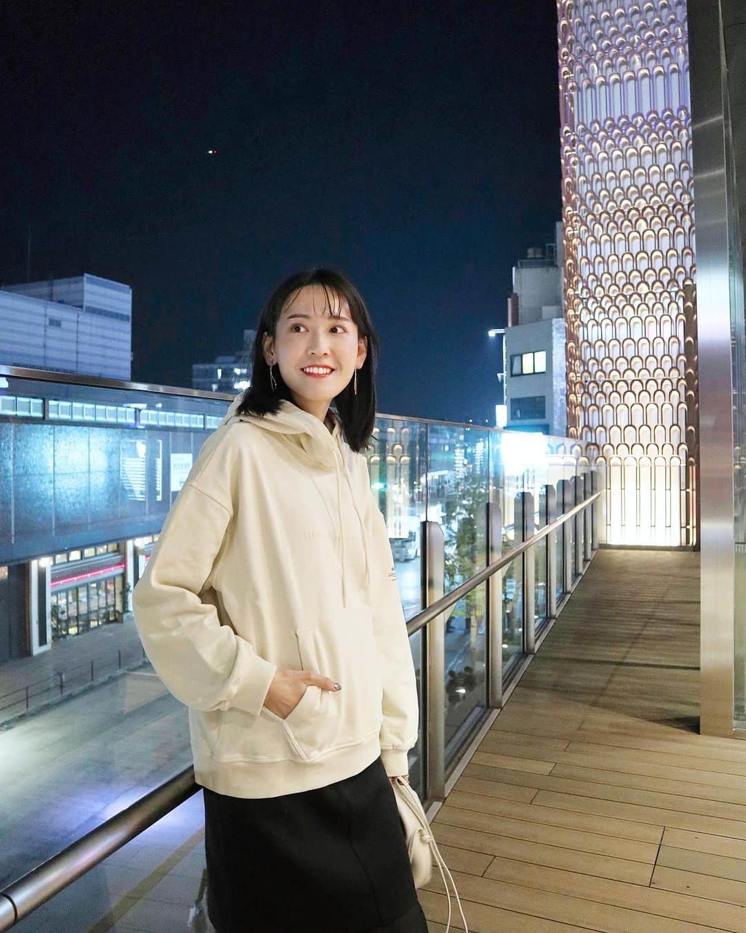 高橋晴香さんのインスタグラム写真 - (高橋晴香Instagram)「ヨーロッパ発のサステナブルファッションブランドECOALF✨ ⁡ ⁡ @ecoalf_japan  ⁡ ⁡ 伊勢丹新宿店で開催中のpopupに遊びに行ってきたよ🫶 ⁡ ⁡ 全てのアイテムがリサイクル素材や環境負荷の低い天然素材のみで作られているそう♻️🌏 ⁡ ⁡ アウターやニット、小物、ユニセックスで着れるものだったり❣️ ⁡ ⁡ スタイリッシュで機能的なアイテムが沢山だった🥰 ⁡ ⁡ パーカーをgetしたんだけど、生地しっかりしててカジュアルな感じが可愛い🤍 ⁡ ⁡ ちなみに168cmで、Sサイズ着てる☺️ ⁡ ⁡ いい感じにゆるっと着れた❤️ ⁡ ⁡ popupは伊勢丹新宿店本館1階 雑貨/イセタンリーフにて11月28日まで開催されてるよ💁‍♀️ ⁡ ⁡ ⁡ #Promotion #ecoalf #エコアルフ#BecauseThereIsNoPlanetB #第2の地球はないのだから #サステナブル #サステナブルブランド #サステナブルファッション #コーデ #code #outfit #ootd #fashion #晴香コーデ #カジュアルコーデ #パーカーコーデ #大人カジュアル」11月22日 21時29分 - haruka_takahashi0127