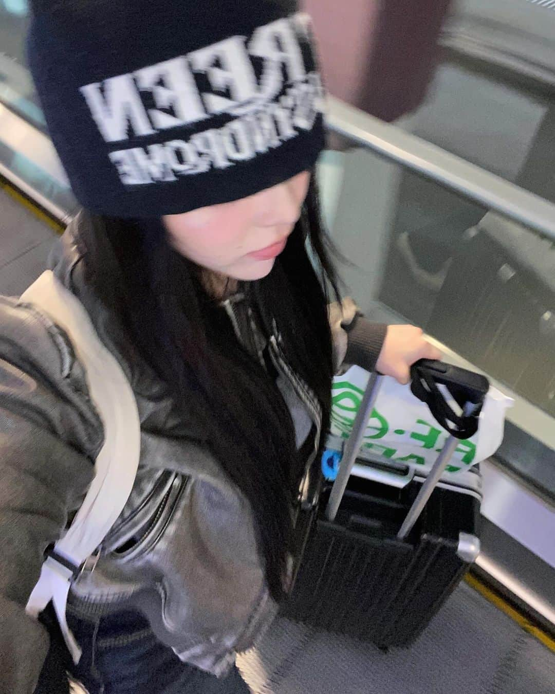 葉月ひまりさんのインスタグラム写真 - (葉月ひまりInstagram)「🇰🇷✈️☁⸒」11月22日 21時39分 - _00_h.m