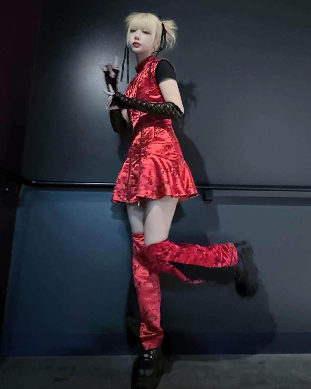 あのちゃんのインスタグラム：「MTV VMAJ2023 受賞式でした。久久にmvの衣装着ました。トロフィー重かったずっしん。 そして誠に失礼しますが、色々なお仕事の事情で金髪になりました。 暫しの間、宜しゅう。」