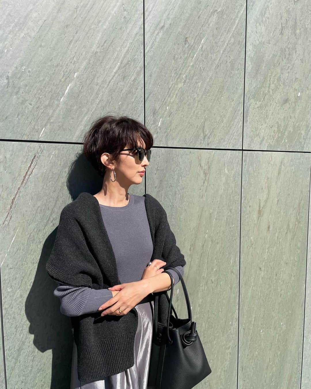 石井のり子さんのインスタグラム写真 - (石井のり子Instagram)「** 今日は暖かかったですね🦋  #fashion #ootd #japan #gray #vasic」11月22日 21時58分 - noriko_nnnnn