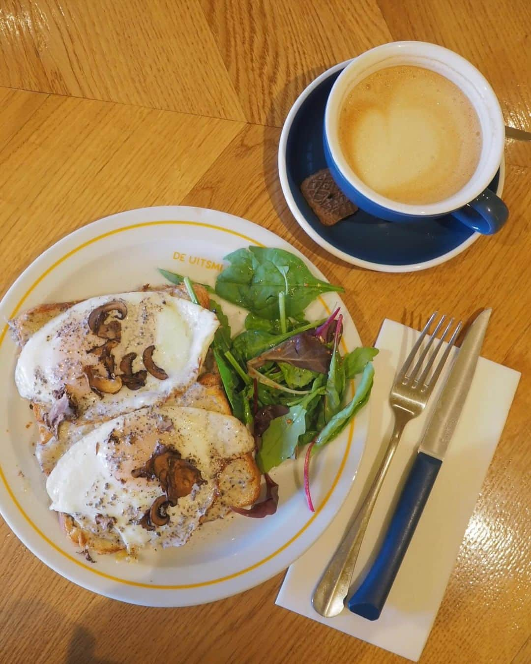 naho_7さんのインスタグラム写真 - (naho_7Instagram)「. One of the best breakfast spot in Amsterdam I really like truffle croque madame😮‍💨🍳🤍  有名インフルエンサーや市のHPで紹介されてる モーニングやブランチにピッタリなカフェ 健康診断の帰りにサクッと立ち寄ってみた  最近行くカフェやお店ことごとく当たりで嬉しい🥹 硬くて冷たいパンが苦手なので、あたたかくて ソースしみしみのオープンサンドが美味しすぎたあ これトリュフ好きな人は絶対好きな味😋  #amsterdamrestaurant #amsterdamcafe #オランダレストラン #オランダカカフェ #海外カフェ #カフェさんぽ #カフェ巡り」11月22日 21時59分 - naho_7