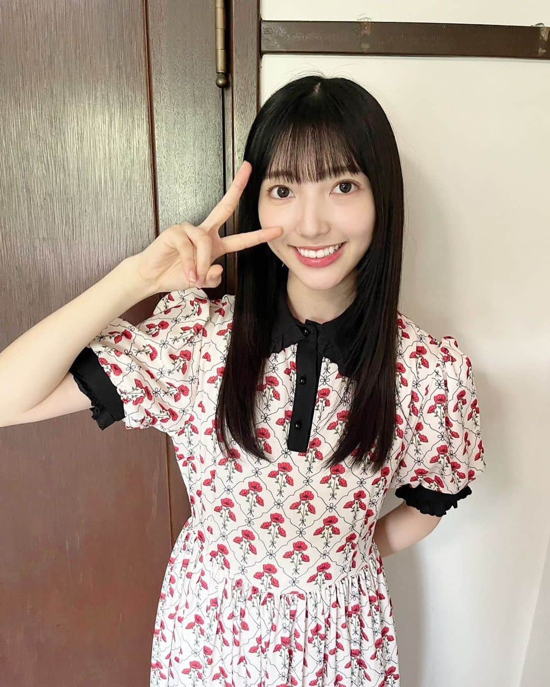 BRODY（ブロディ）のインスタグラム：「BRODY12月号現在発売中📚🎉✨  #日向坂46 四期生大集合スペシャル❕ #小西夏菜実 さんのオフショットをお届けします🎁🌼  🛒Amazon  https://onl.tw/ABGUmix ☀HMV 四期生ポストカード付き https://onl.tw/DGZjQyb 💐セブンネット 宮地すみれさんポストカード付き https://onl.tw/PexyhHJ  #アイドル #女優 をメインとした #グラビア ＆ #活字 マガジン #BRODY」