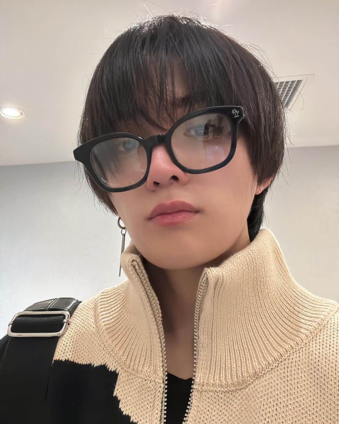 八木勇征さんのインスタグラム写真 - (八木勇征Instagram)「・ 顔がオフっています 眼鏡は龍友先生からいただきましたっ」11月22日 21時58分 - yuseiyagi_official