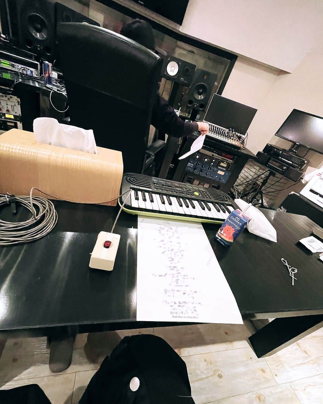 ルナのインスタグラム：「STUDIO WORK🎼」