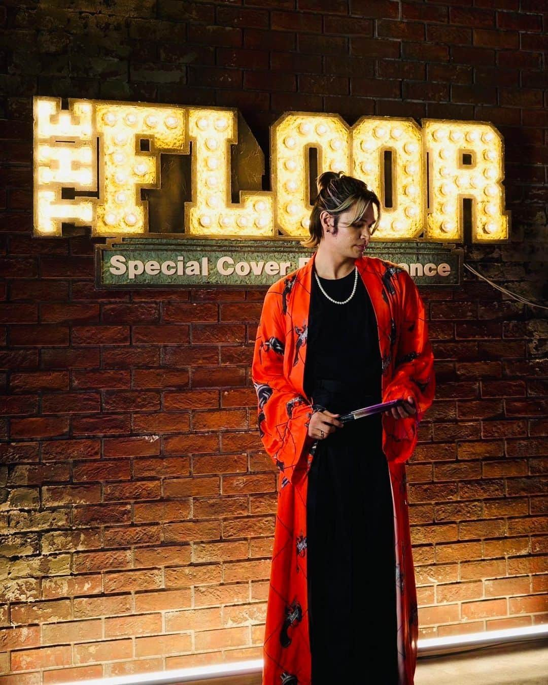 与那嶺瑠唯さんのインスタグラム写真 - (与那嶺瑠唯Instagram)「・ ・ "THE FLOOR" 〜Special Cover Performance〜 ・ 個人的に、 RMPGツアーのソロ再演です🪭🪭🪭 EXILEさんの"FIRE WORKS"にのせて 自分がやりたいこと詰め込みました✌️ ・ #CL #THEFLOOR #EXILE #FIREWORKS #RMPGツアー再演 #LDH_JAPAN #THE_RAMPAGE #与那嶺瑠唯 #루이 #RUI #ヨナミー」11月22日 22時09分 - 1_rui_yonamine_6