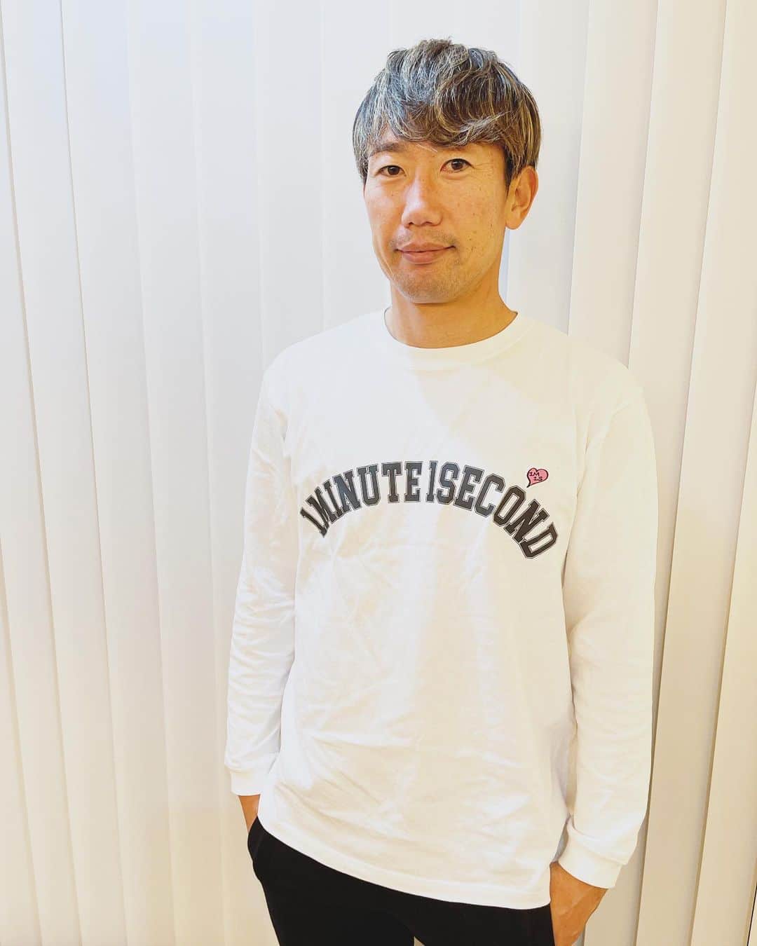 渡邉千真のインスタグラム：「. @1minute1second_official の新作届きました。 サイズ感が良くて着心地最高です！ . @yujiroabe1224 いつもありがとうございます。 . #1minute1second」