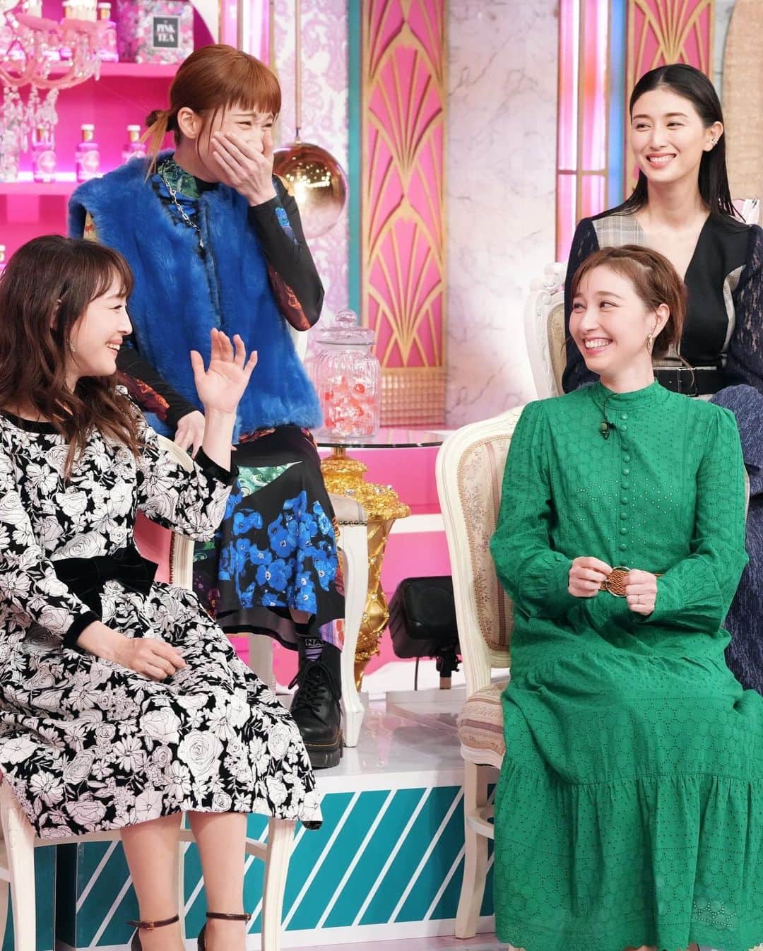 はいだしょうこさんのインスタグラム写真 - (はいだしょうこInstagram)「「上田と女が吠える夜」を 観て下さった皆さん、ありがとうございました！！😌  久しぶりの「Wしょうこ」一緒の出演でした😊🫶  「あいだしょうこ」 「はいだしょうこ」  一字違いです🤤  会えて嬉しかった☺️💓 仲良しが収録が一緒だと安心するわ😮‍💨  ご飯行こうといいながら、なかなか行けない🥹 けど、ずーっと繋がってるから大丈夫😊🫶  続き、写真あるから、またのっけるね☺️  #上田と女が吠える夜 #日本テレビ #司会の上田さんは、やっぱり天才✨  #出演者の皆さん、優しくて素敵だった✨ #スタッフさんも、あたたかいから、本当に助けられている😌」11月22日 22時07分 - haida_shoko