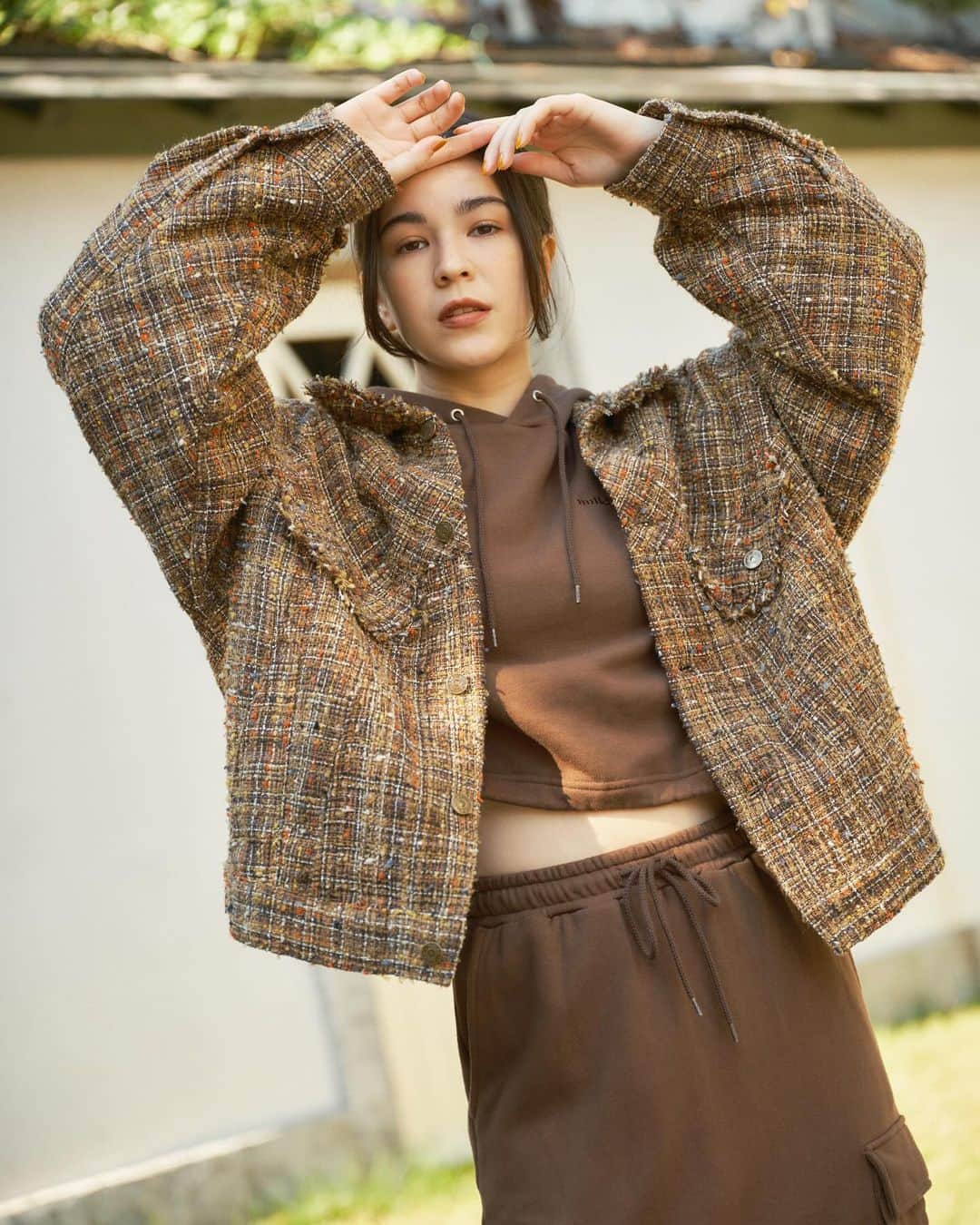 MILKFED.さんのインスタグラム写真 - (MILKFED.Instagram)「【RECOMMEND OUTER】 ⁡ ☑︎ TWEED JACKET ¥22,000 カラー:BROWN,NAVY サイズ:ONESIZE ⁡ ⁡ ⁡ ⁡⁡●WEB STORE califにて"名品アウターランキング特集"公開中  ⁡ #milkfed #milkfedjp #ミルクフェド #カジュアルコーデ #大人カジュアル #カジュアルコーデ大人可愛い #新作 #冬服コーデ #冬コーデ #冬アイテム #大人ガーリー #大人カジュアルコーデ #冬アウター #大人ガーリーコーデ #ツイード #ツイードジャケット #ツイード生地 #トレンドアウター #トレンドコーデ #ブラウンコーデ #セットアップコーデ #シンプルカジュアル #ショート丈 #ロングスカート #セットアップスタイル #スウェットセットアップ #ブラウン #オーバーシルエット #大人シンプル #大人シンプルコーデ」11月22日 22時17分 - milkfedjp