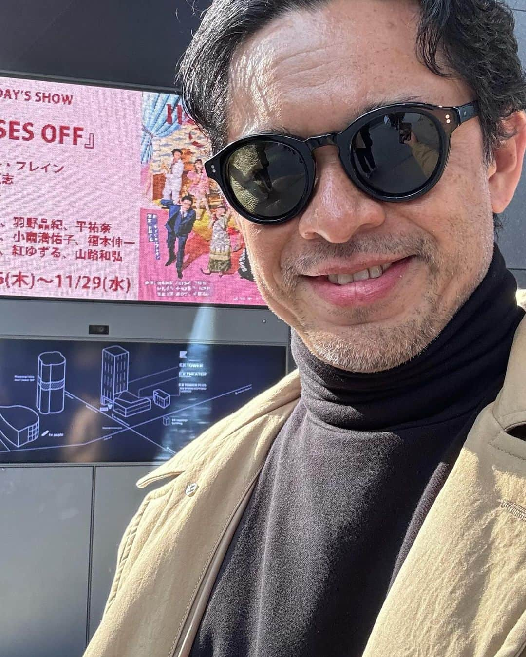 青木大輔のインスタグラム：「@yunataira_official ちゃんが出演している舞台 「NOISES OFF」を観てきました！ TIECHELの @manami_tiechel @kitadani_koujiro  ヘアメイクの友達 @atsushi_hm と 本気で声出して笑って あっという間の3時間でした！ いや〜面白かった🤣🤣 笑うことはやっぱり気持ちいいですね！ 控えめに言って最高でした！ 祐奈ちゃん、ありがとう🙌🏽 #noisesoff #平祐奈 #舞台 #楽しかった #最高です」