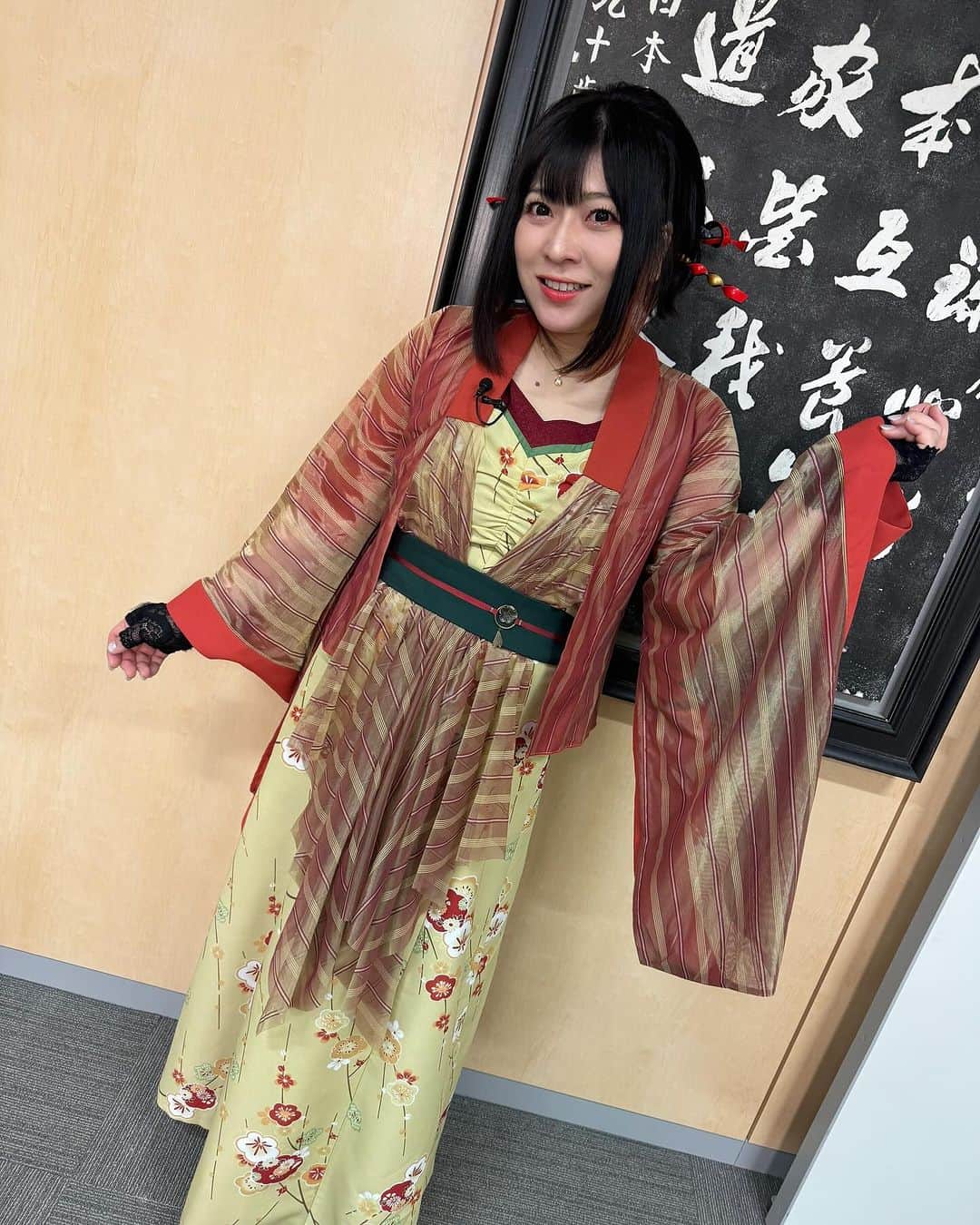 鈴華ゆう子さんのインスタグラム写真 - (鈴華ゆう子Instagram)「本日は、とある収録でしたー。お知らせはまた後日！ 演奏もありましたっ！ この衣装久しぶりに着ました。  #鈴華ゆう子  #詩吟女子  #yukosuzuhana  #着物コーディネート  #着物風」11月22日 22時13分 - yuko.suzuhana