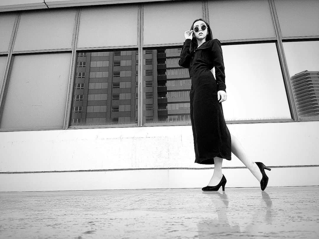 青野紗穂さんのインスタグラム写真 - (青野紗穂Instagram)「OOTD… 寒いね。 Man in Black的なね。」11月22日 22時15分 - sahoaono