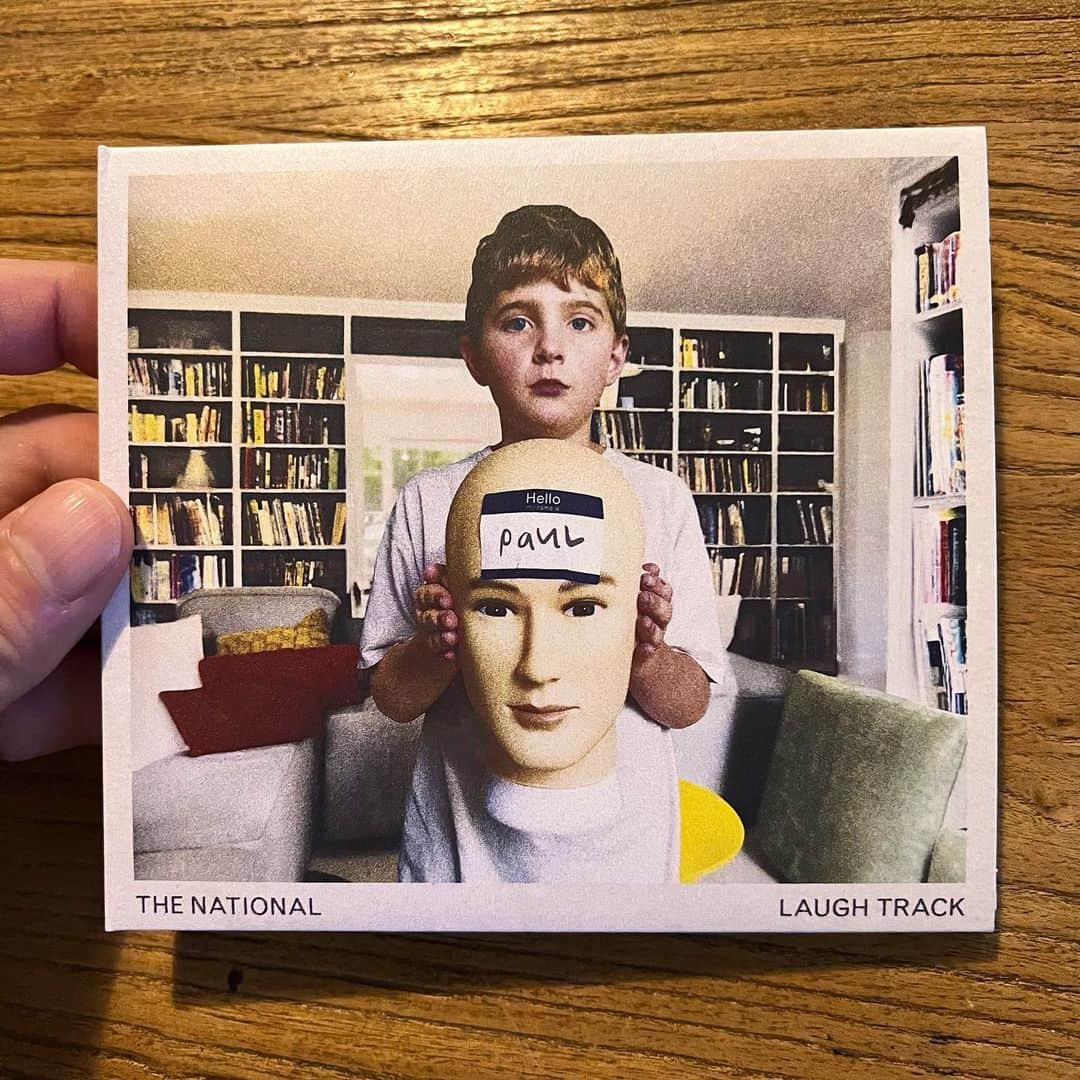 山田稔明のインスタグラム：「最近レコードで買って良かった作品はCDで買い直す。CDは音が良いし車でも聴けるし、A面B面ひっくり返さなくていい。じゃあ何故レコードをまず買うのかという答えの出ない自問自答。 #買ったレコード2023」