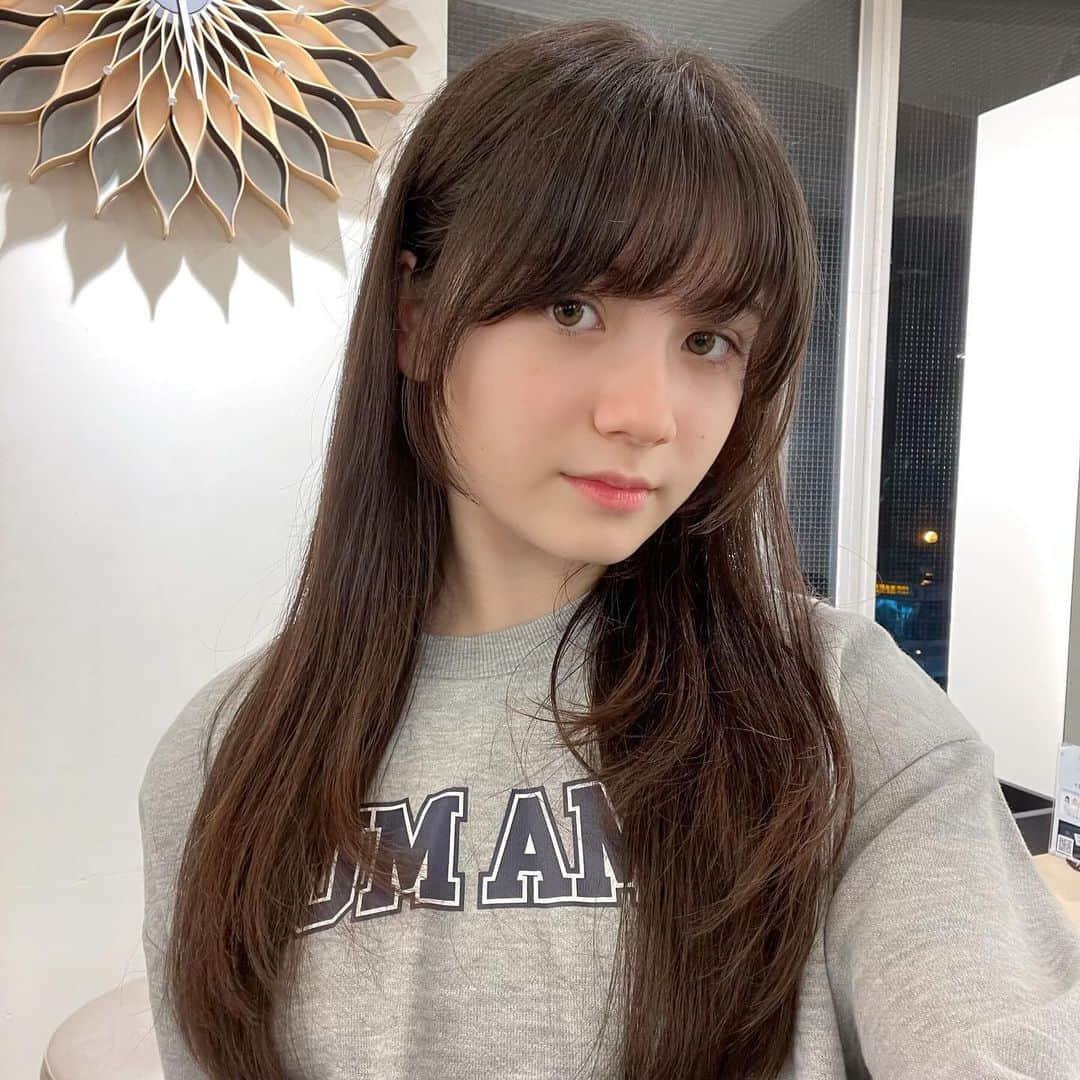 栗栖あに華さんのインスタグラム写真 - (栗栖あに華Instagram)「. @des.art_fukuoka_kego  さんでいつも髪の毛してもらってます💕  @des.yudai44 さん今回もありがとうございます！  ＃美容室#びようしつ #髪＃ストレート#福岡#jc#jc2#09#栗栖あに華#あにか#anica」11月22日 22時18分 - anica.b_d.teddy