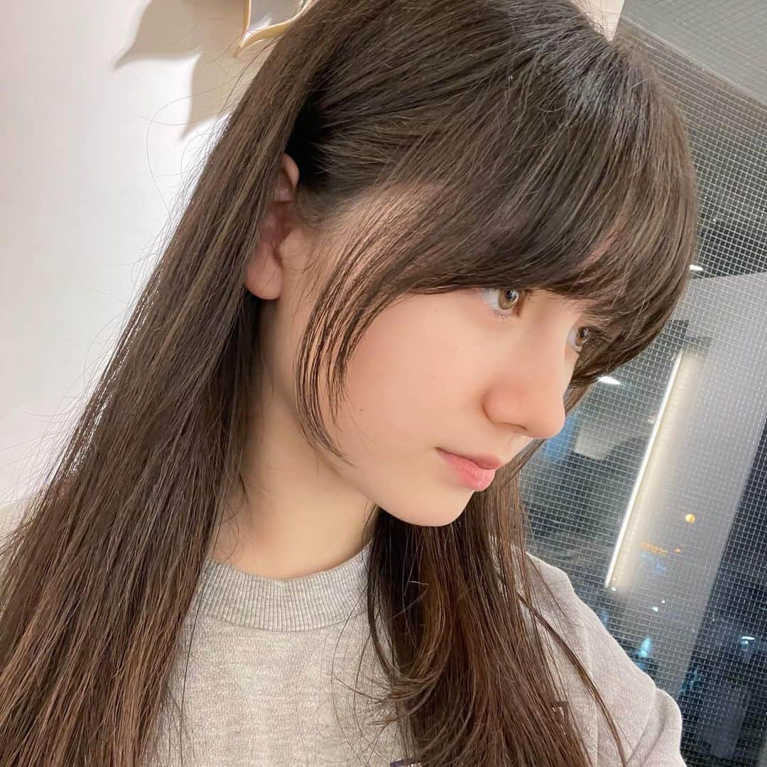 栗栖あに華さんのインスタグラム写真 - (栗栖あに華Instagram)「. @des.art_fukuoka_kego  さんでいつも髪の毛してもらってます💕  @des.yudai44 さん今回もありがとうございます！  ＃美容室#びようしつ #髪＃ストレート#福岡#jc#jc2#09#栗栖あに華#あにか#anica」11月22日 22時18分 - anica.b_d.teddy